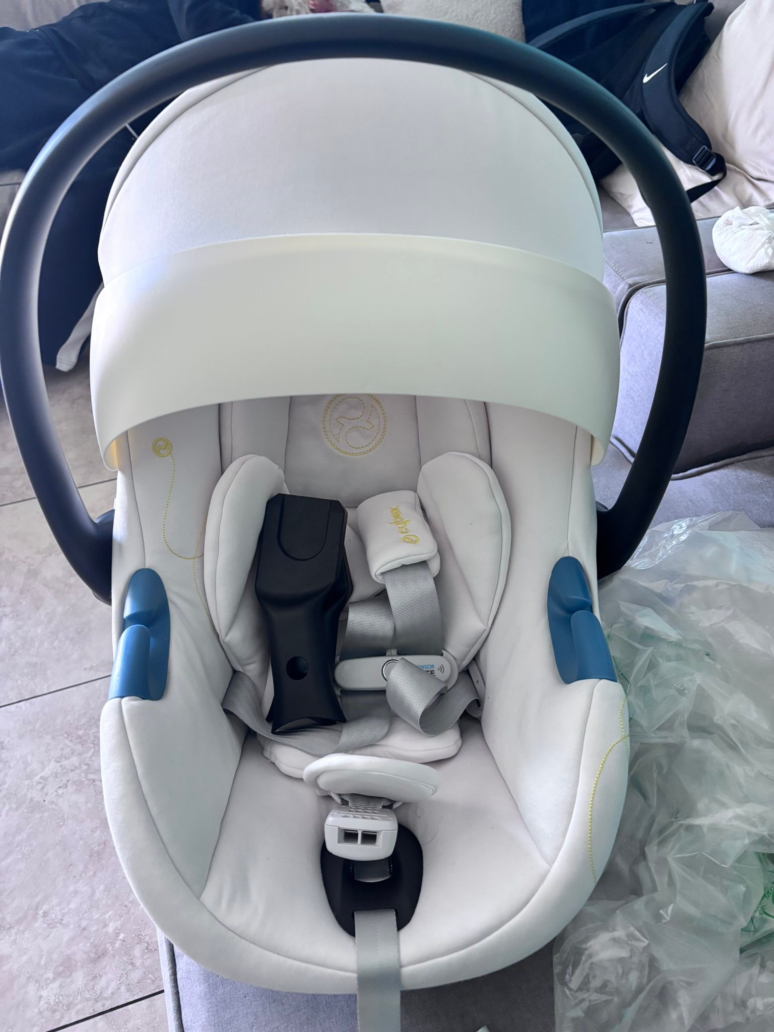 cybex priam snow Platinum® Skis – Winter Skis for Priam Stroller Colour Name:Blue In-Store Travel in luxury with LOOK: Funky concept helmet