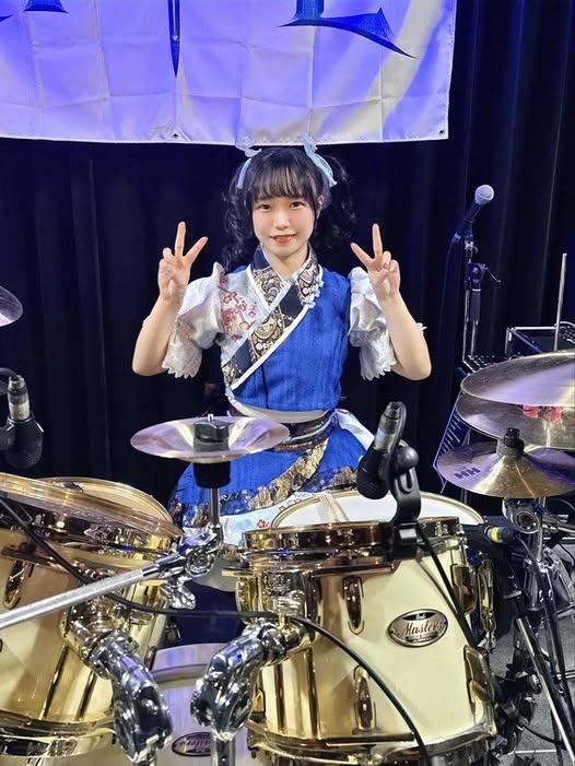 Hagane **drummer, **Junna **sends her greetings, after today`s