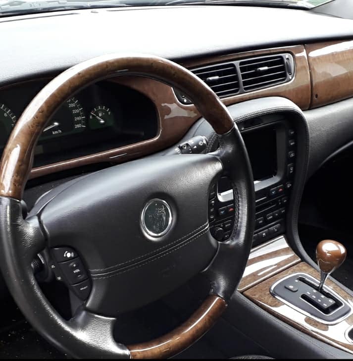 Luxury walnut and leather interior in 1966 Jaguar 420G