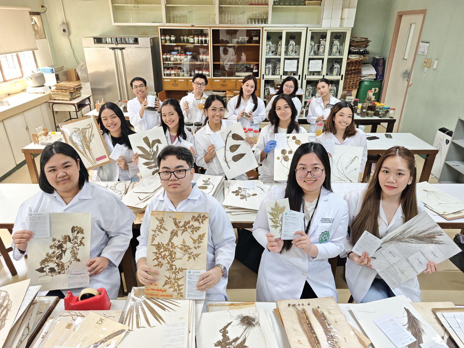 DLSU - DAPAT MAY LABEL | The Practicum students of the DLSU Herbarium ...