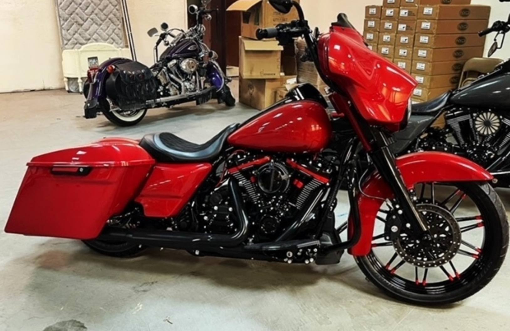 Flying Tire Custom Baggers... - Flying Tire Custom Baggers
