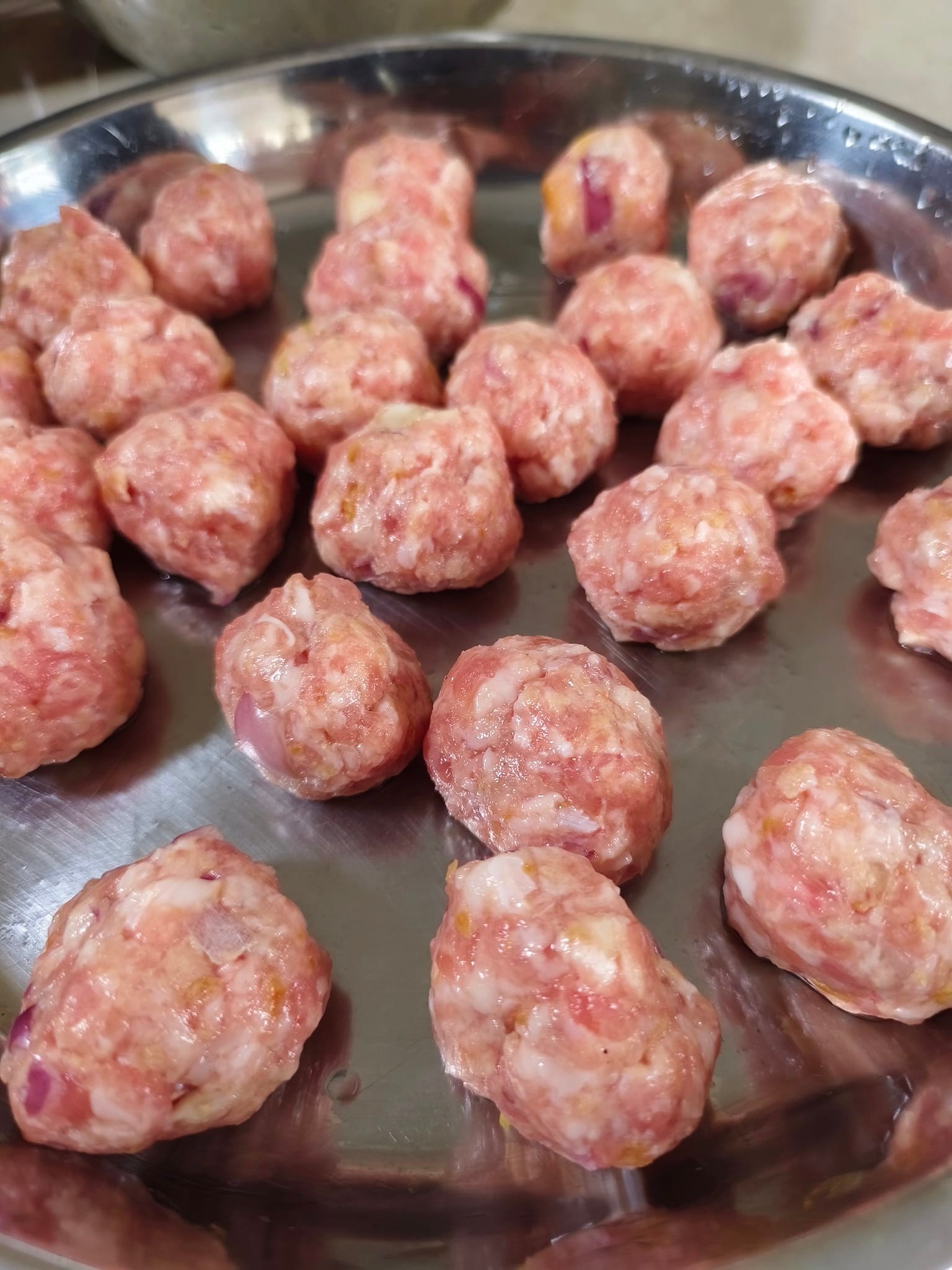 阿嫲炸肉丸: 一粒接一粒入口的古早味肉丸，口口都是那份温暖啦