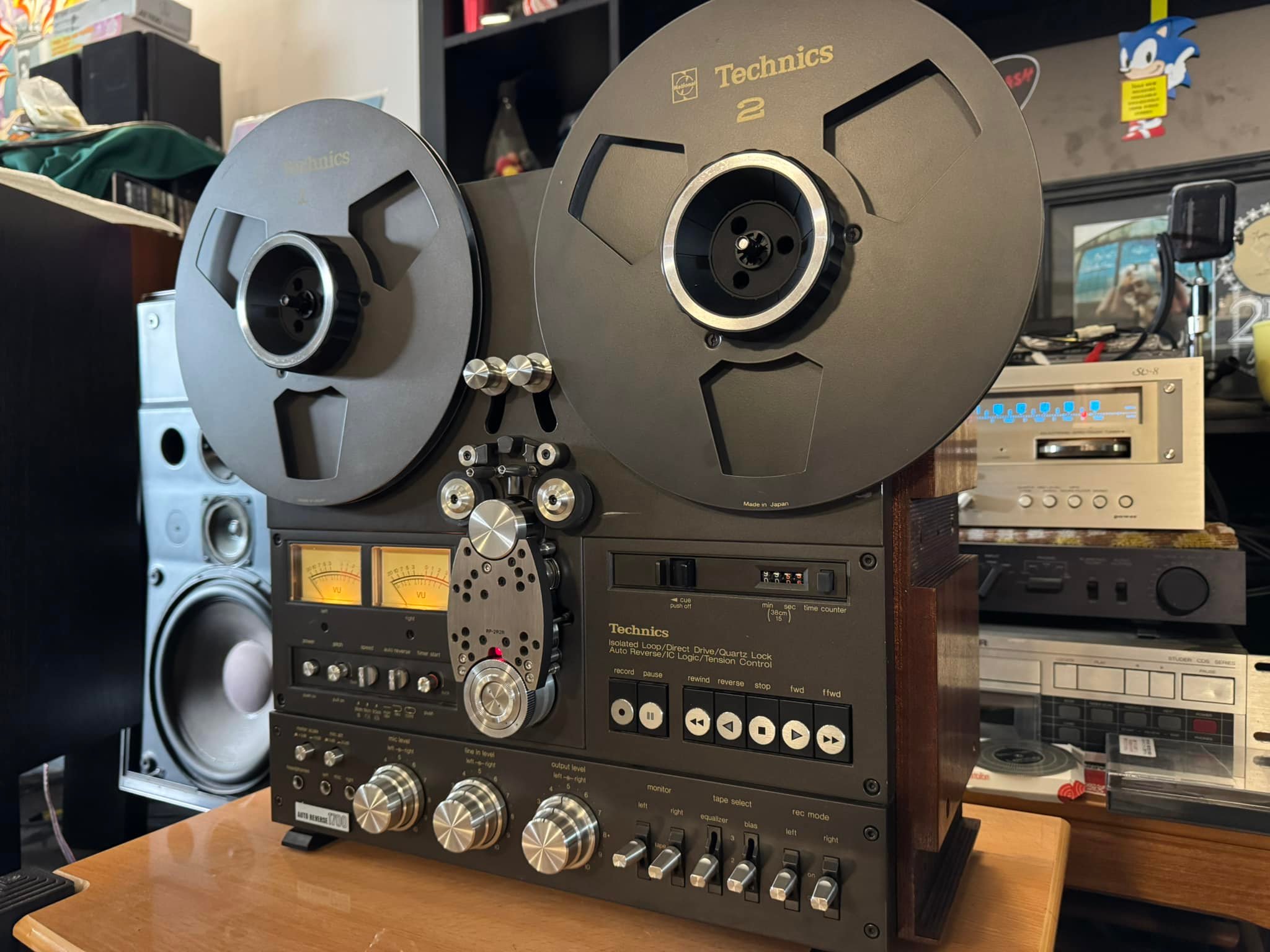 Yesterday I scored this beautiful Technics RS-B66W with DBX. Gears