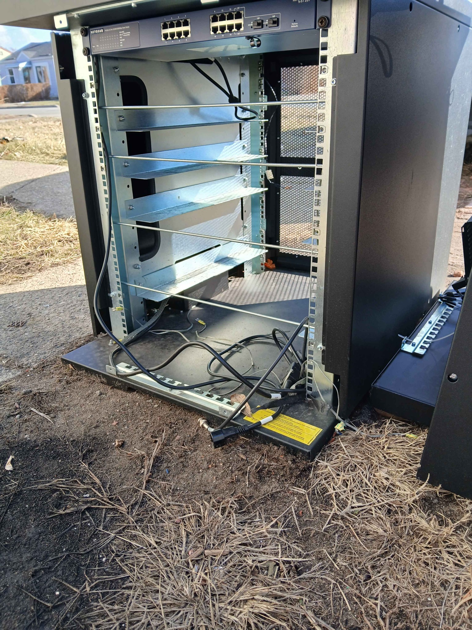 Server racks - Amplifier Bags, Cases & Covers - Garden City, Michigan ...