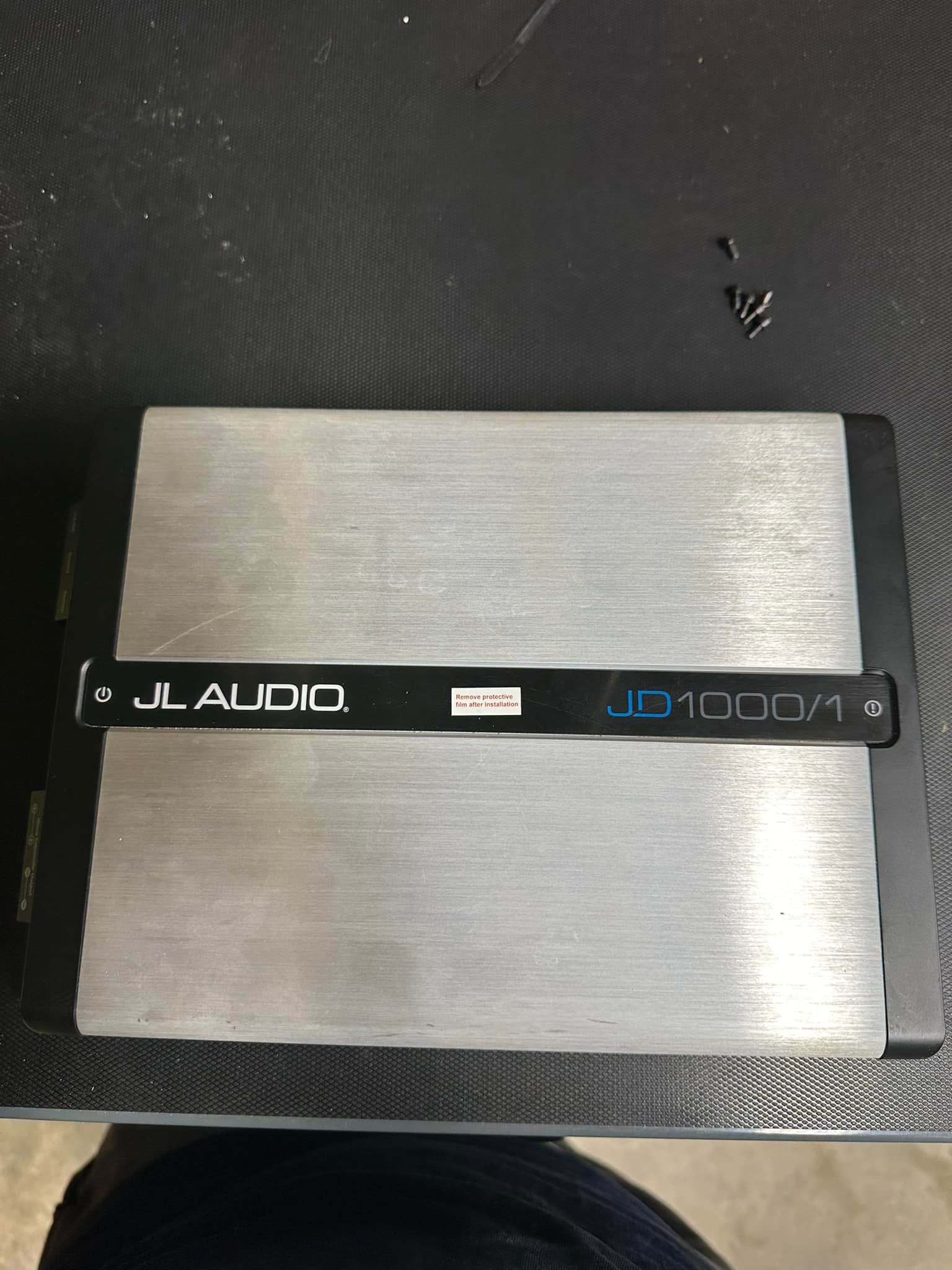 What are these parts in JL Audio 1000/1 amp?