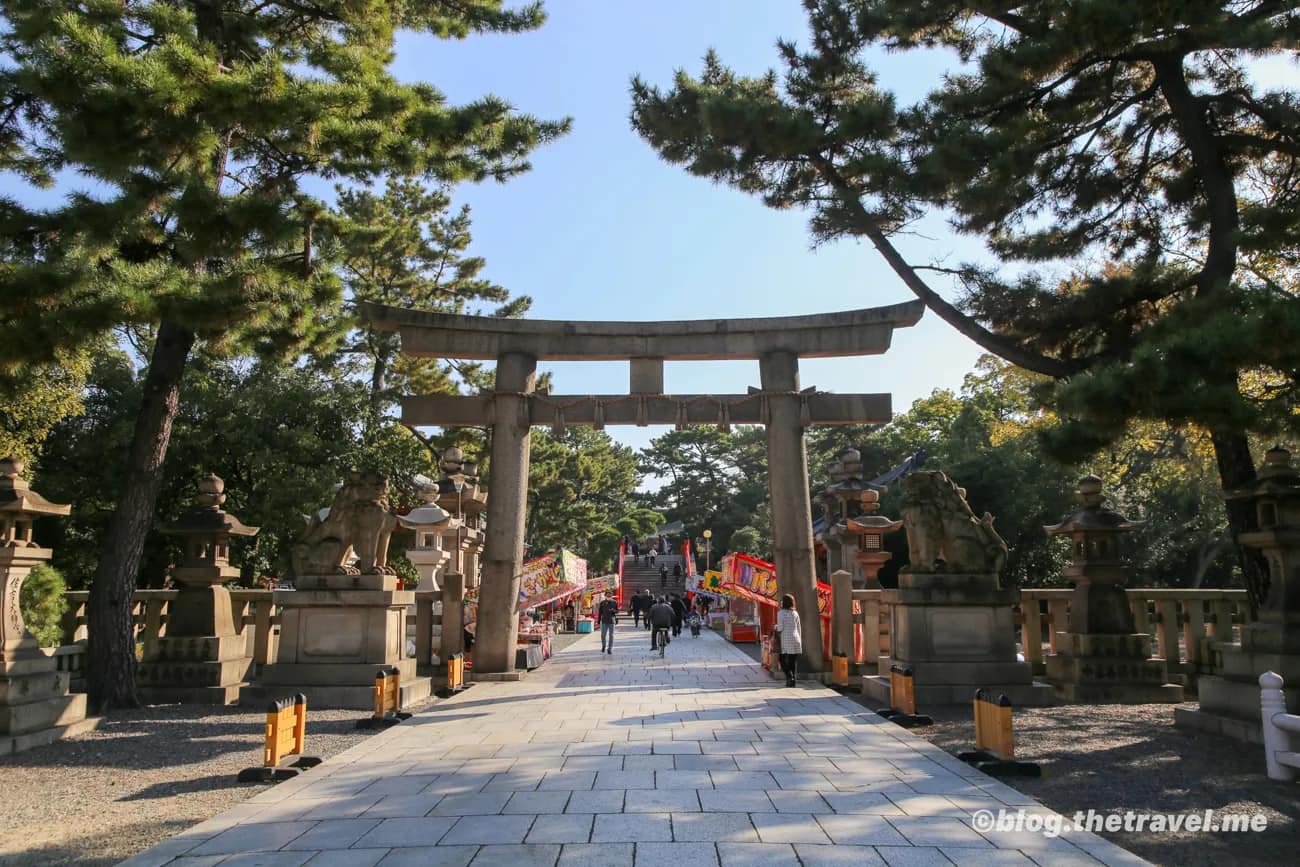Sumiyoshi Taisha Shrine (住吉大社) is located in Sumiyoshi 