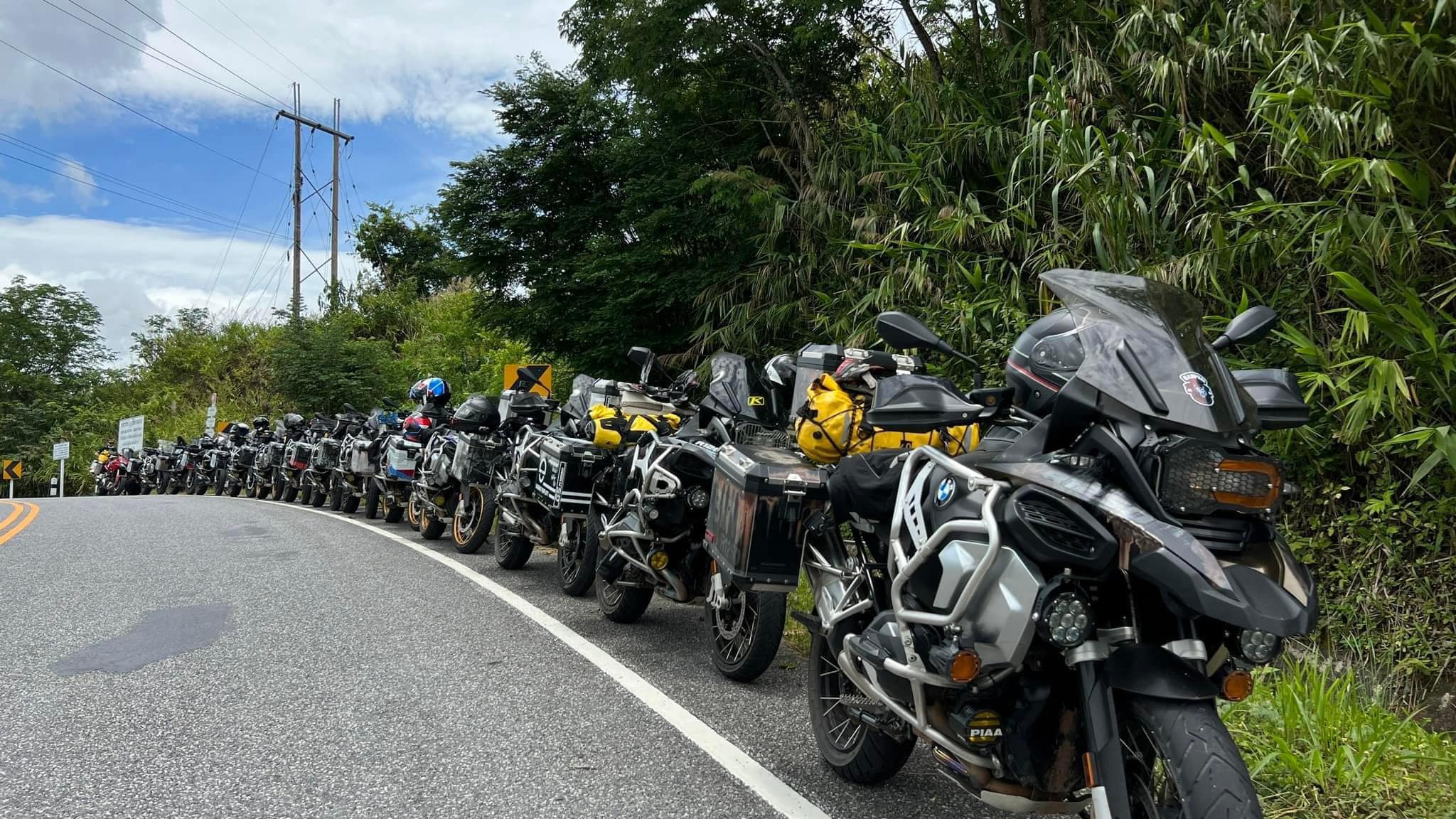 พวกเราคือนักท่องเที... - Ducati Multi 1200&Bmw Gsa 1250/1200Th