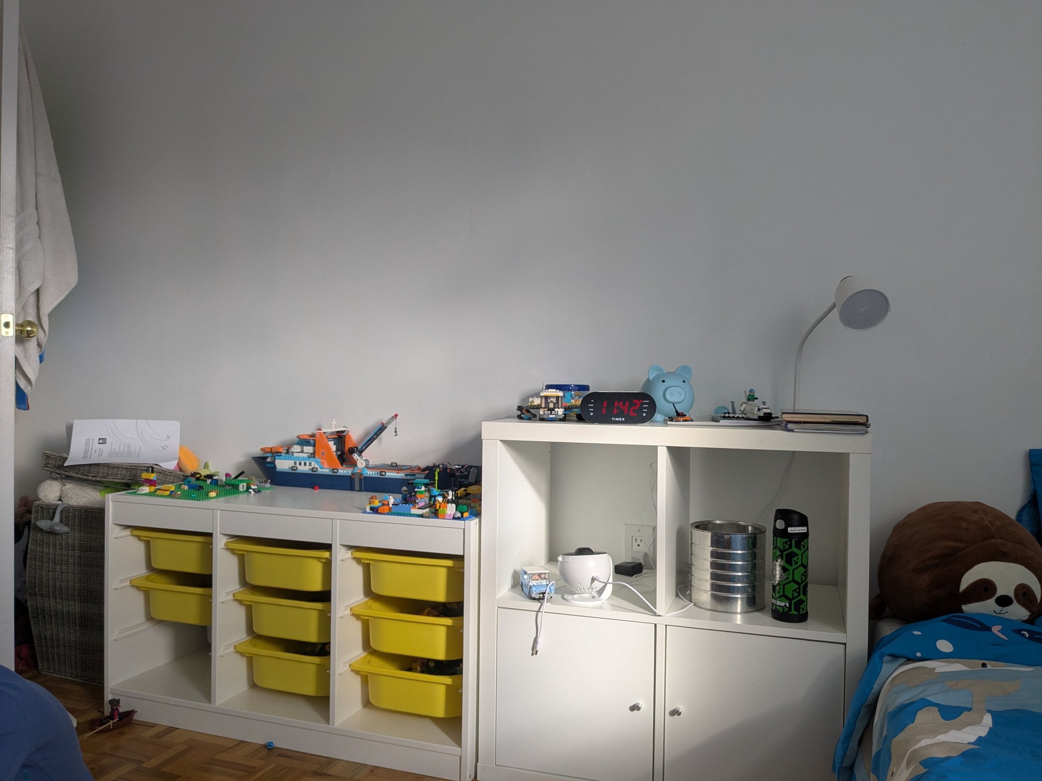 How to optimize a wall with IKEA Kallax and Trofast
