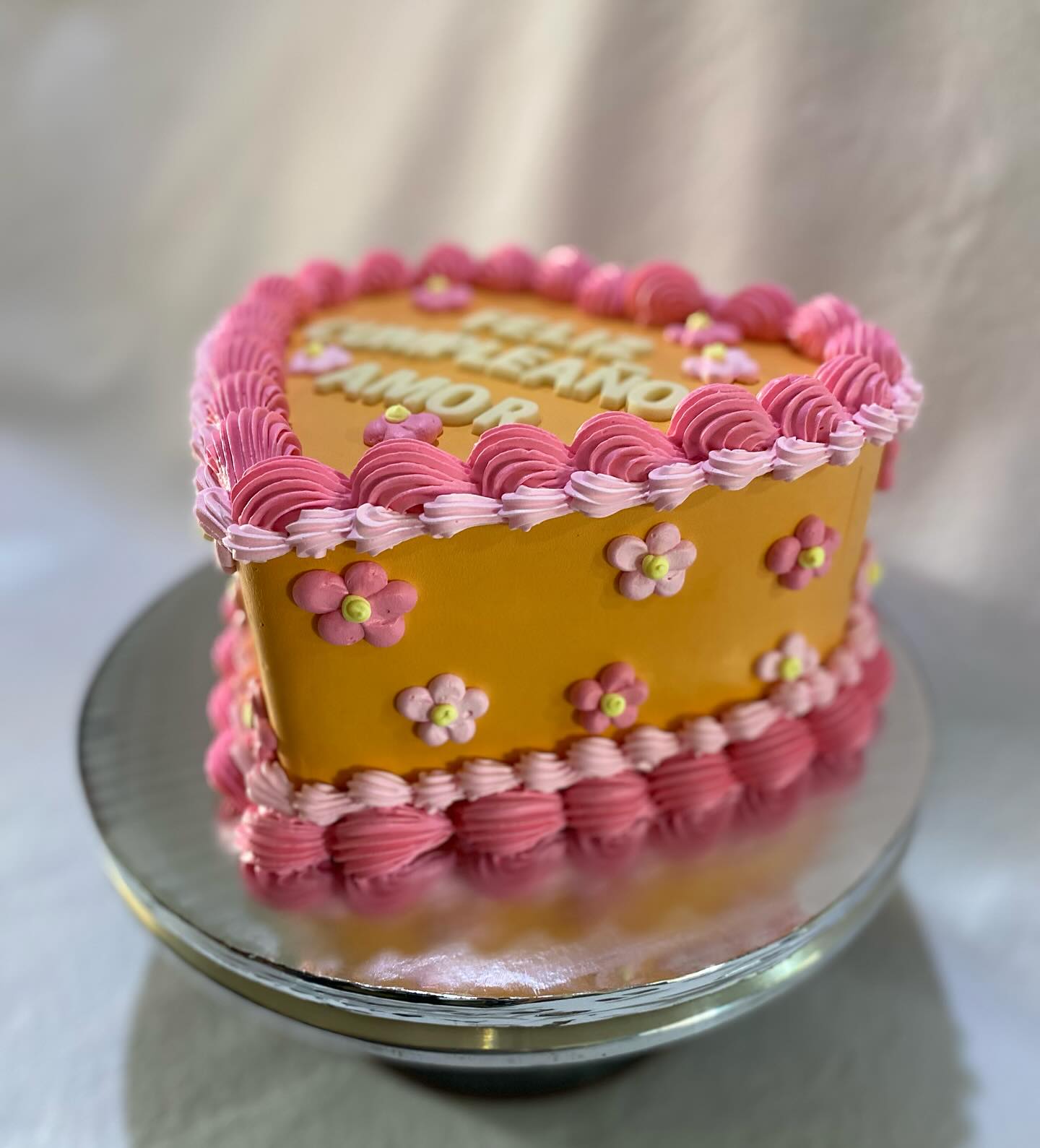 Hi Cakes - Hi Cakes added a new photo — in Villa Ángel...
