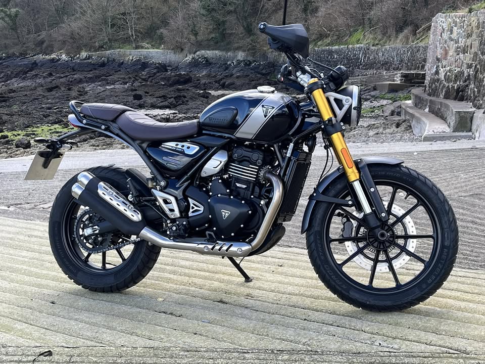 Gold forks on a small capacity bike The styling on this 400X is