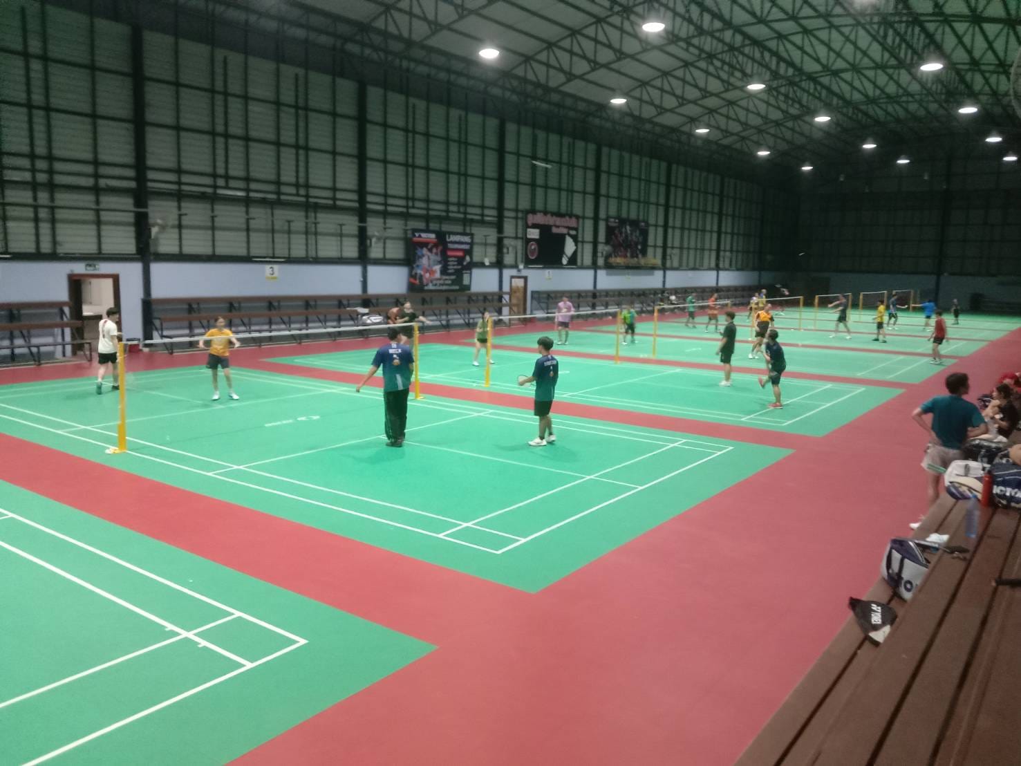 ภาพบรรยากาศเมื่อวานคะ... - สนามแบดมินตันGoodview Complex ลำปาง | Facebook