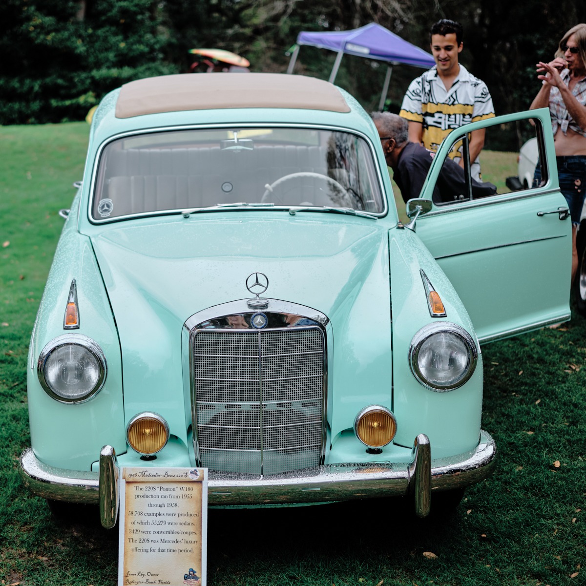 アンティク　フレーム　2個セット Vintage Mercedes-Benz 300 SL Gullwing restored at Amelia Island