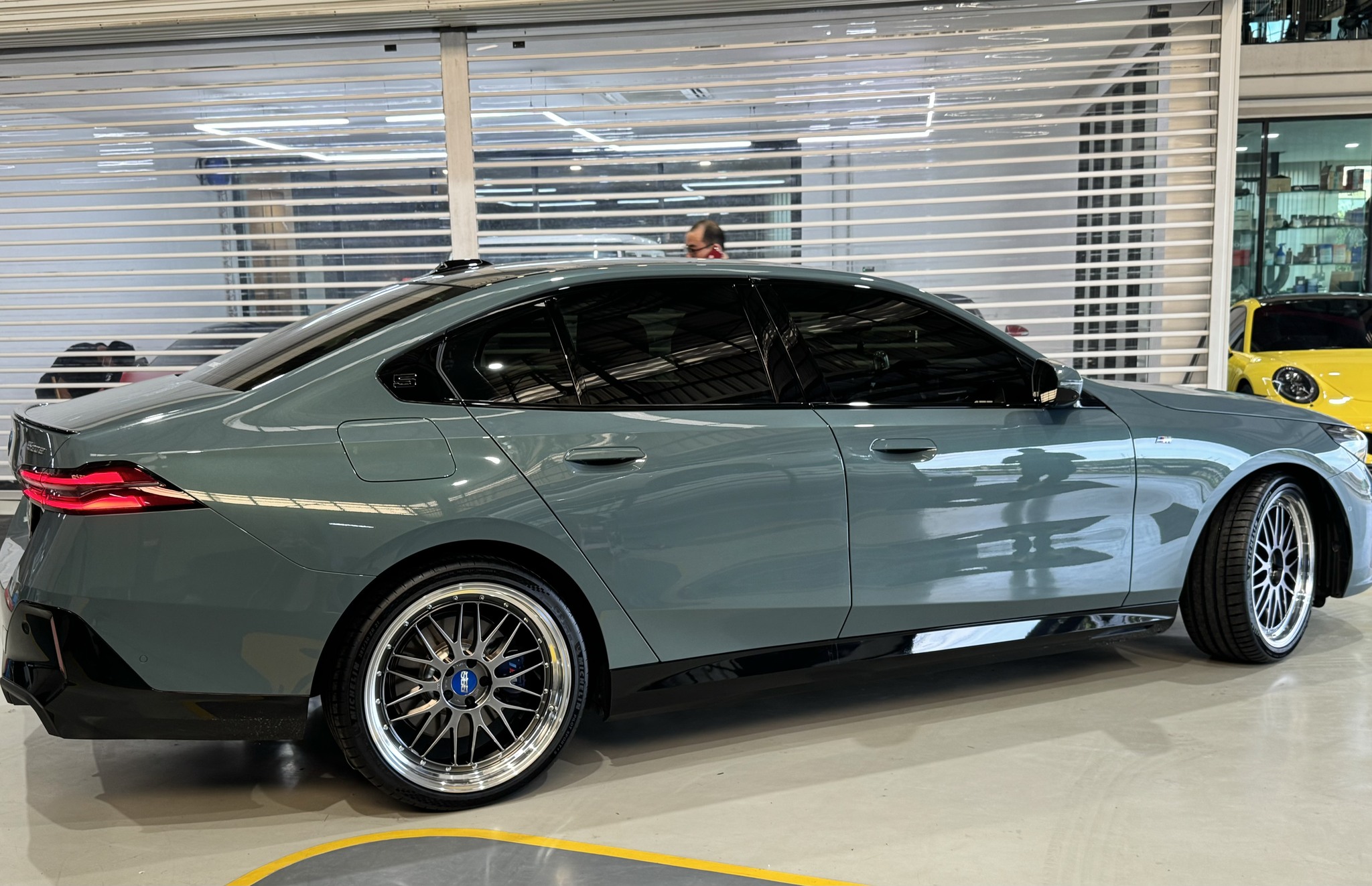 BBS LM 21 inch wheels on BMW G60 model