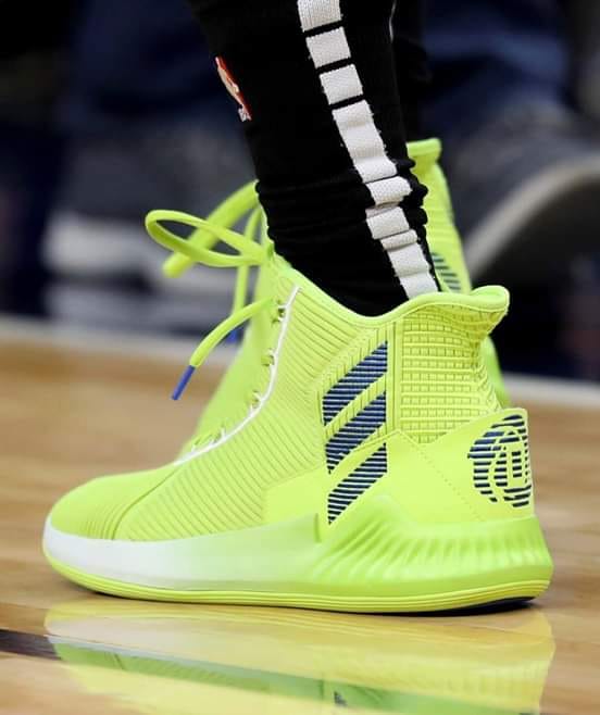 Derrick Rose debuts the adidas D Rose 9 tonight against Houston