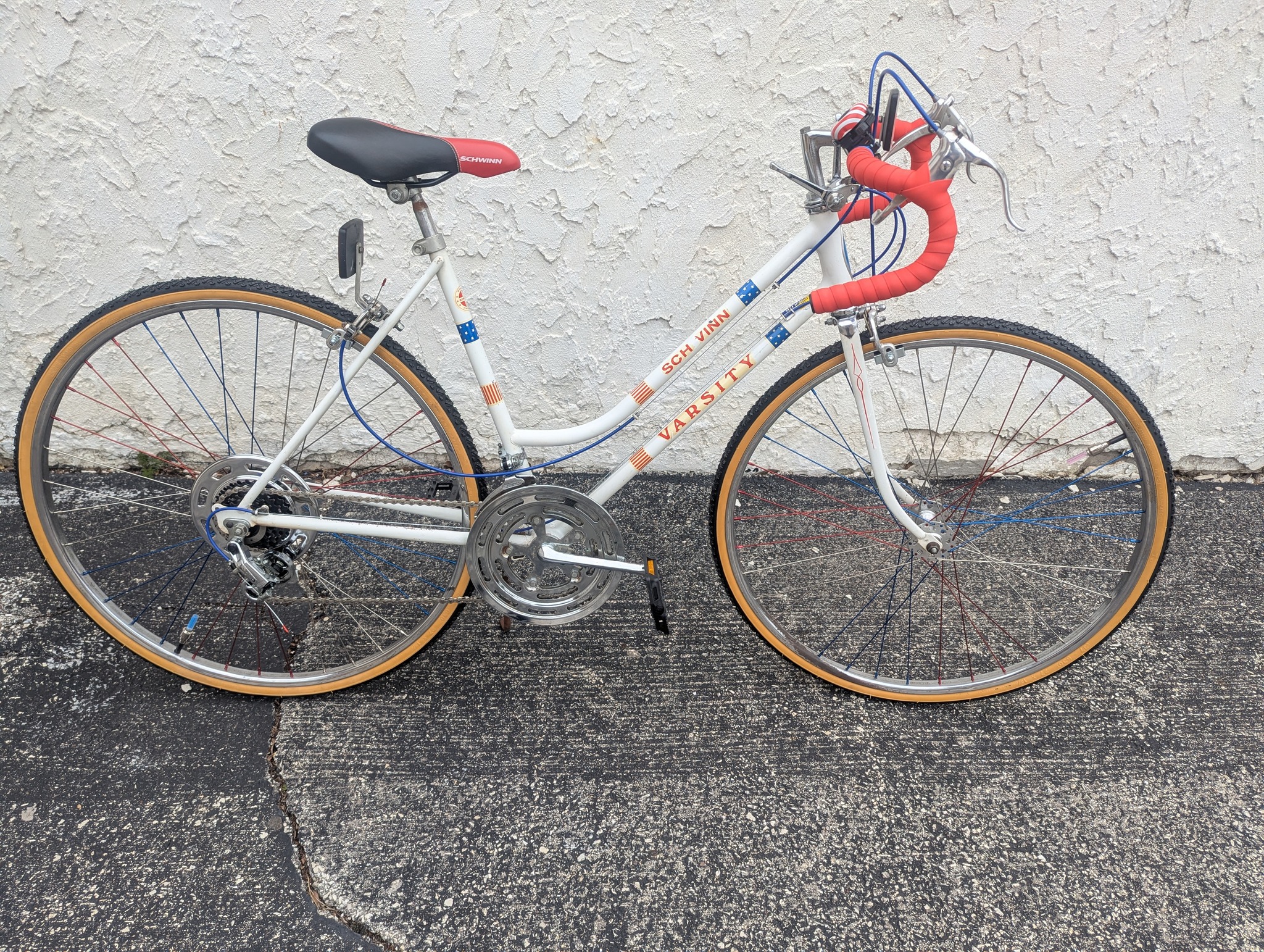 schwinn bicentennial bicycle 1970s Sting-Ray – 86 Vintage Spend a day on the town with the Junction hybrid bike by Schwinn 1976 Schwinn Varsity Bicentennial Edition!