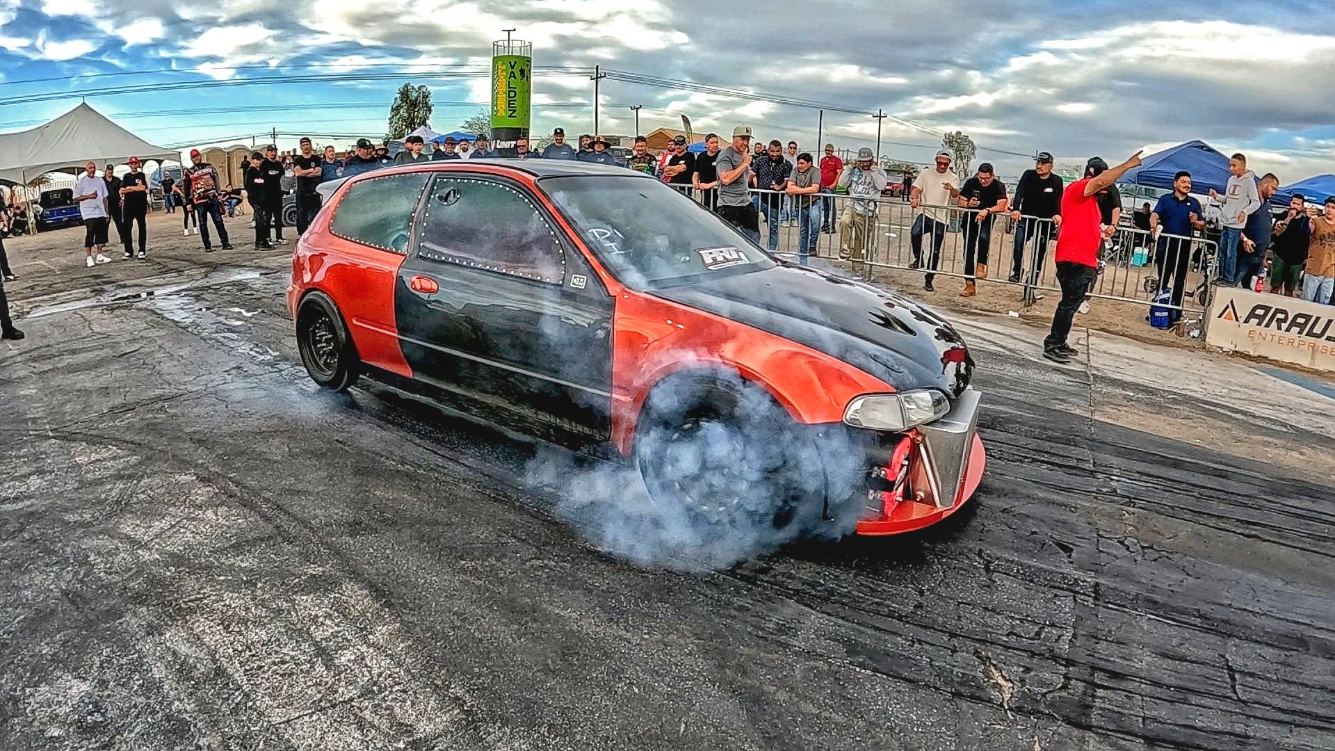 El Fantasma haciendo pedazos las gomas!! #viralreels #mexico #raceday # ...