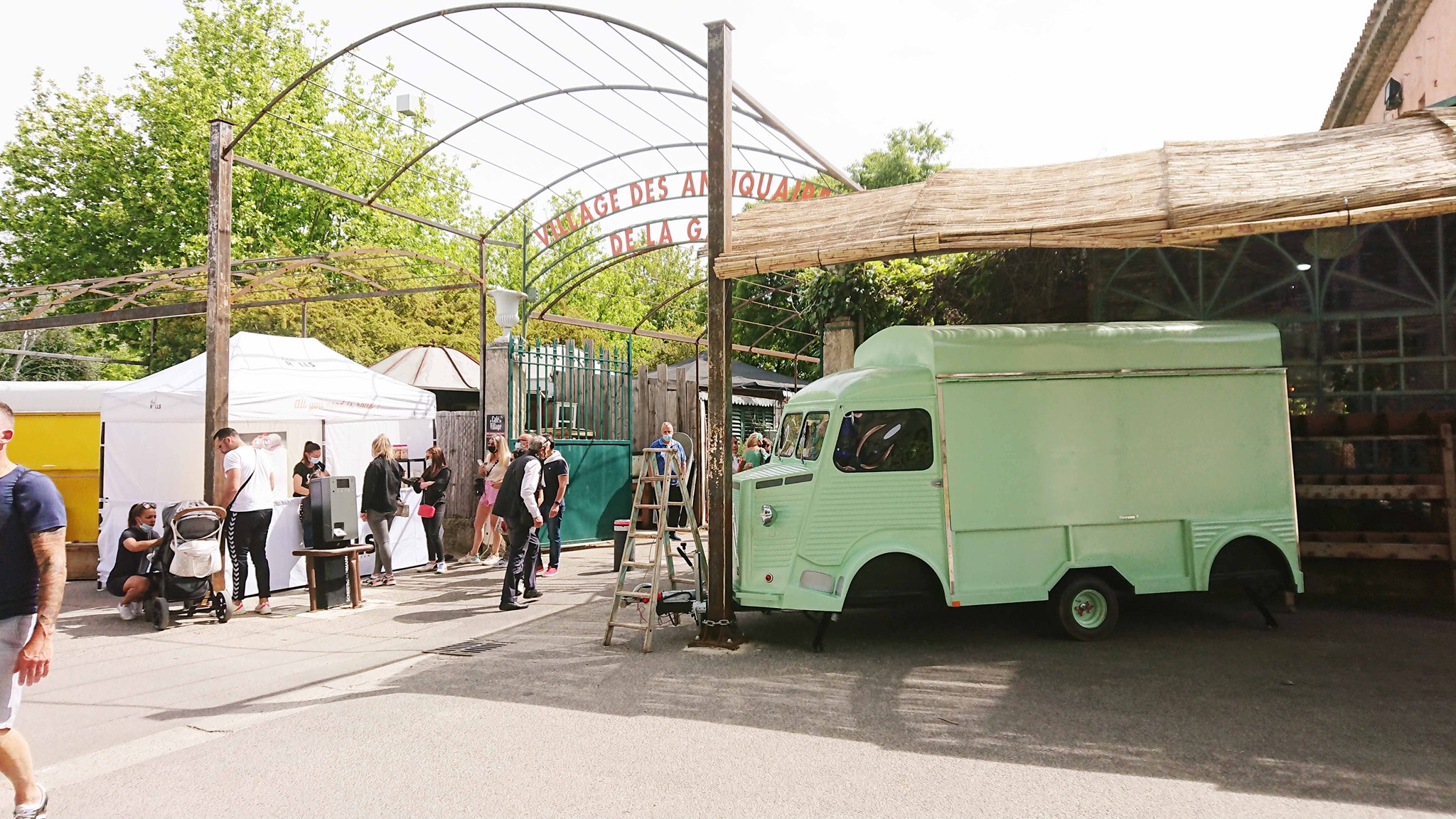 Village Des Antiquaires De La Gare