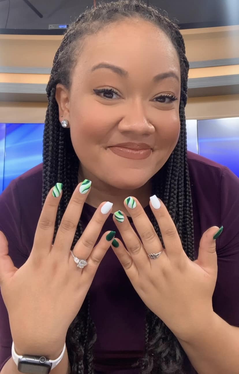 what color nails with hunter green dress nail goes well a dress? nails for green dresses
