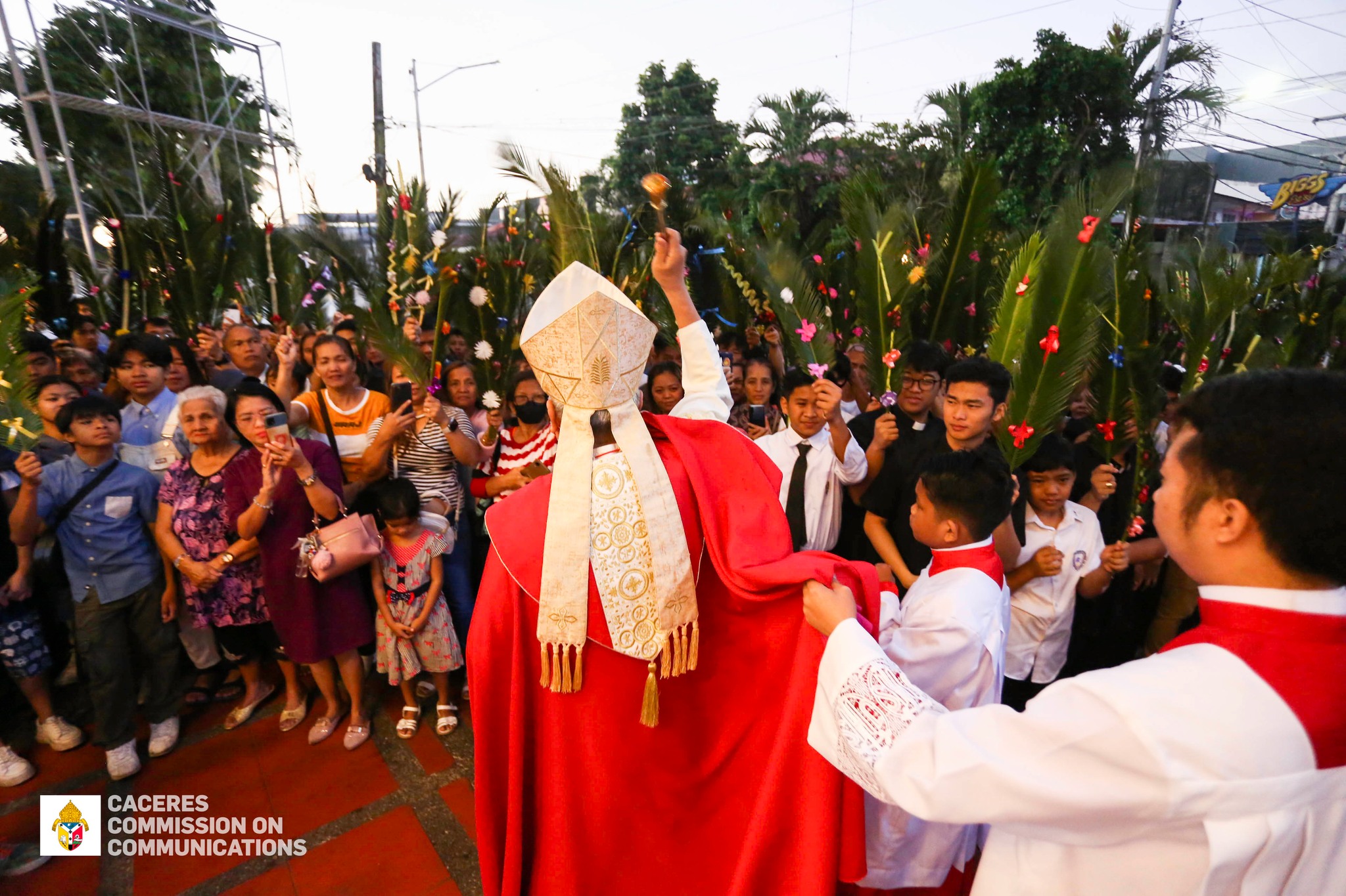 Rappler - Catholic parishioners at the Naga Metropolitan Cathedral in ...