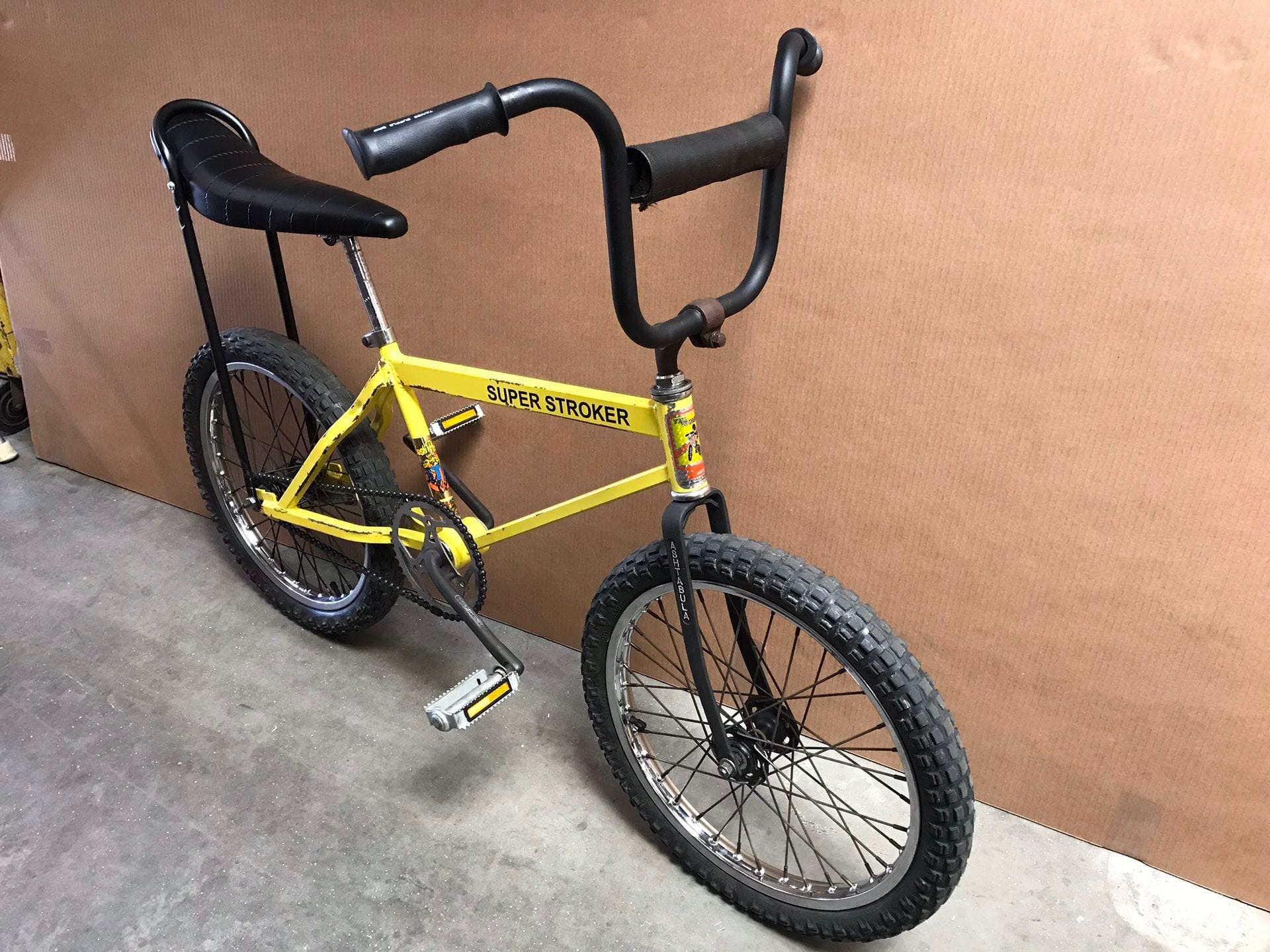 OLD SCHOOL BMX 1980s ORIGINAL CLASSIC UNIVERSAL SUPER TRACKER BMX