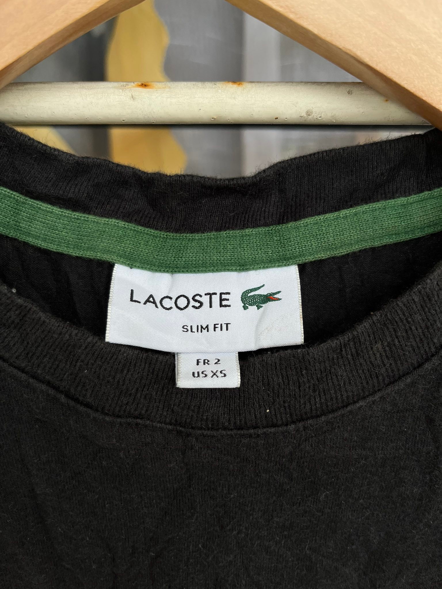 Lacoste Big Logo ? Good as new size 2 18/25 no issue color rate 