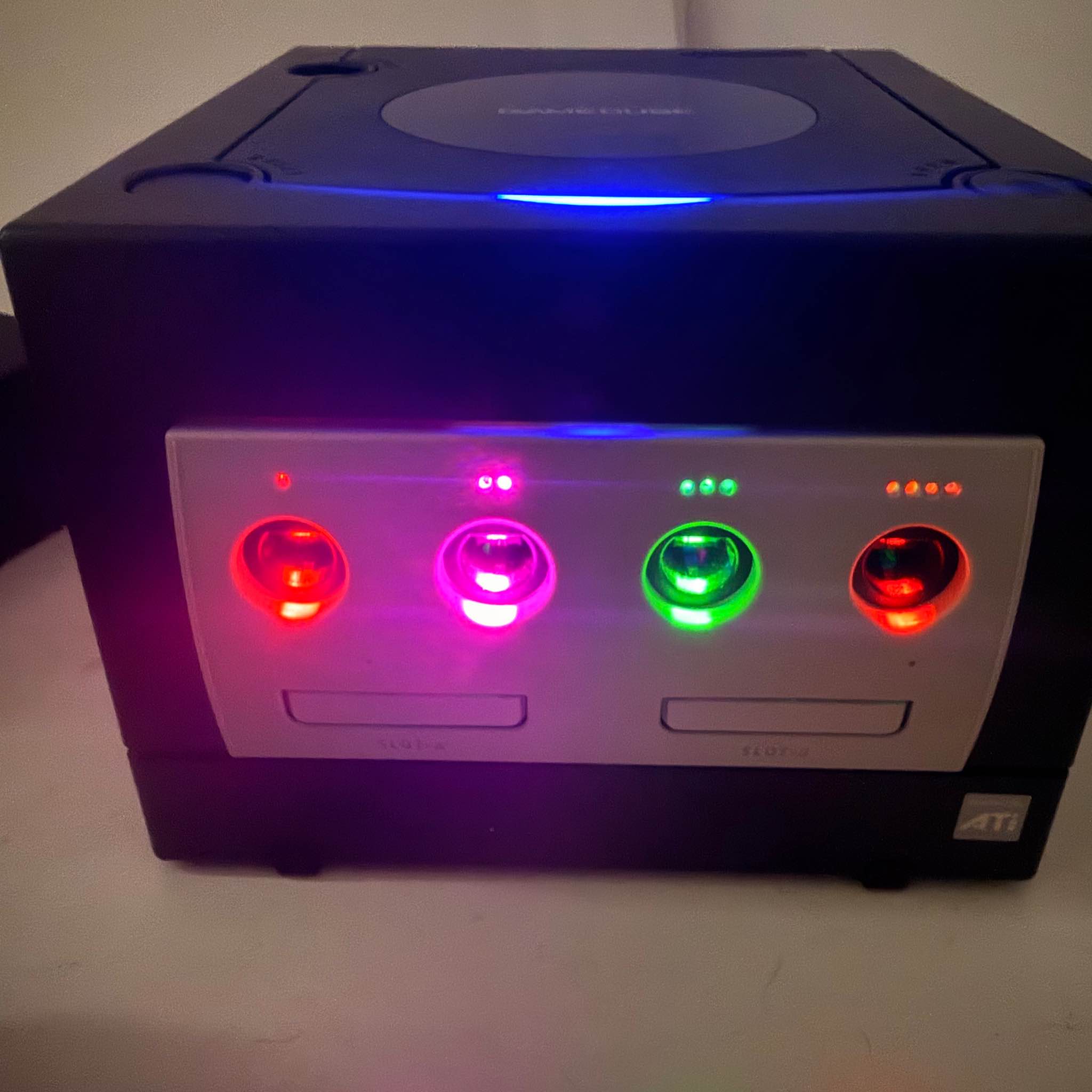 Gamecube modded Swiss. LED mod. 128 gb Micro sd. 32 gb memory card 1 ...