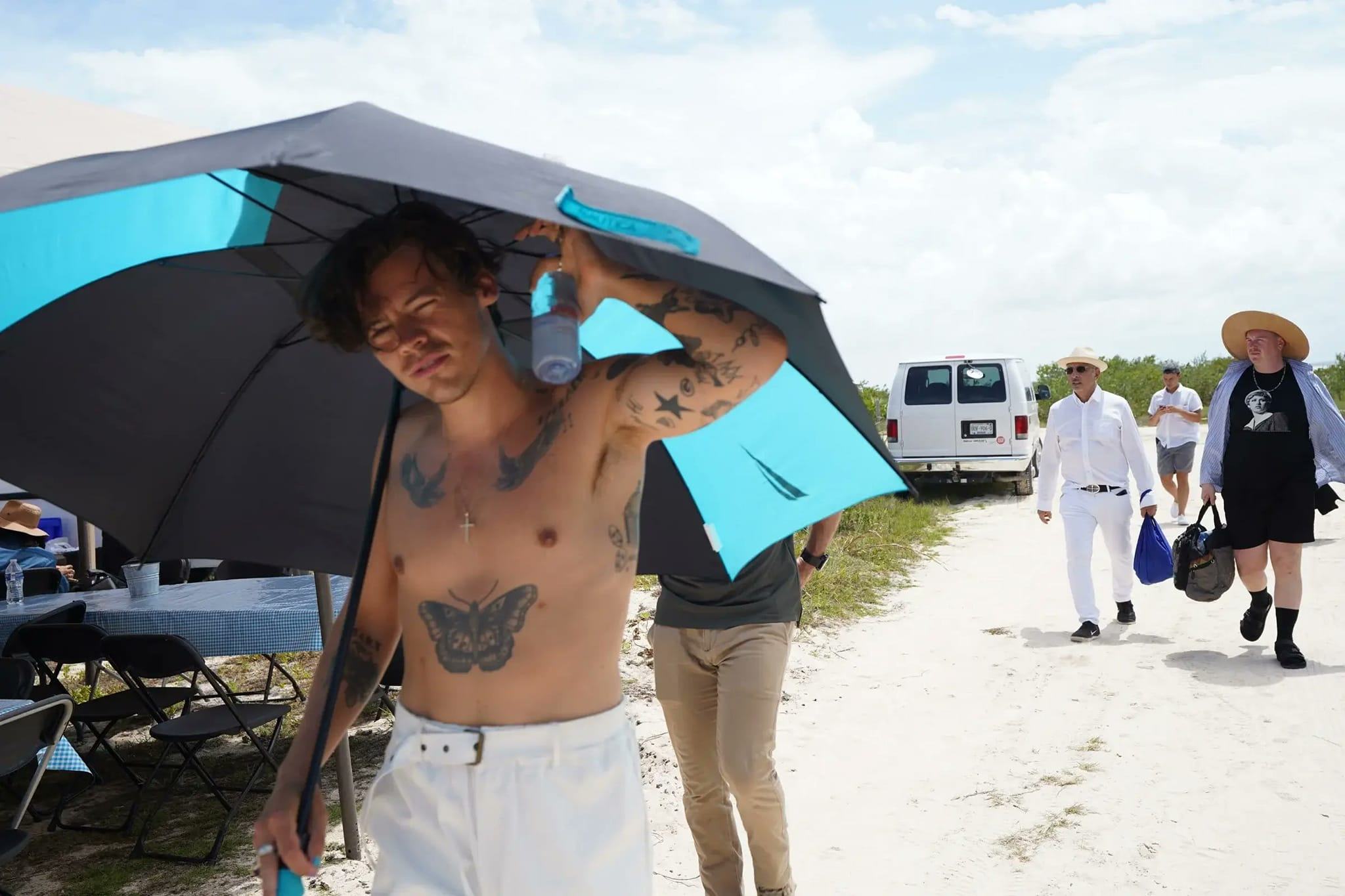 Unseens of Harry on set in Mexico for the Lights Up music video in