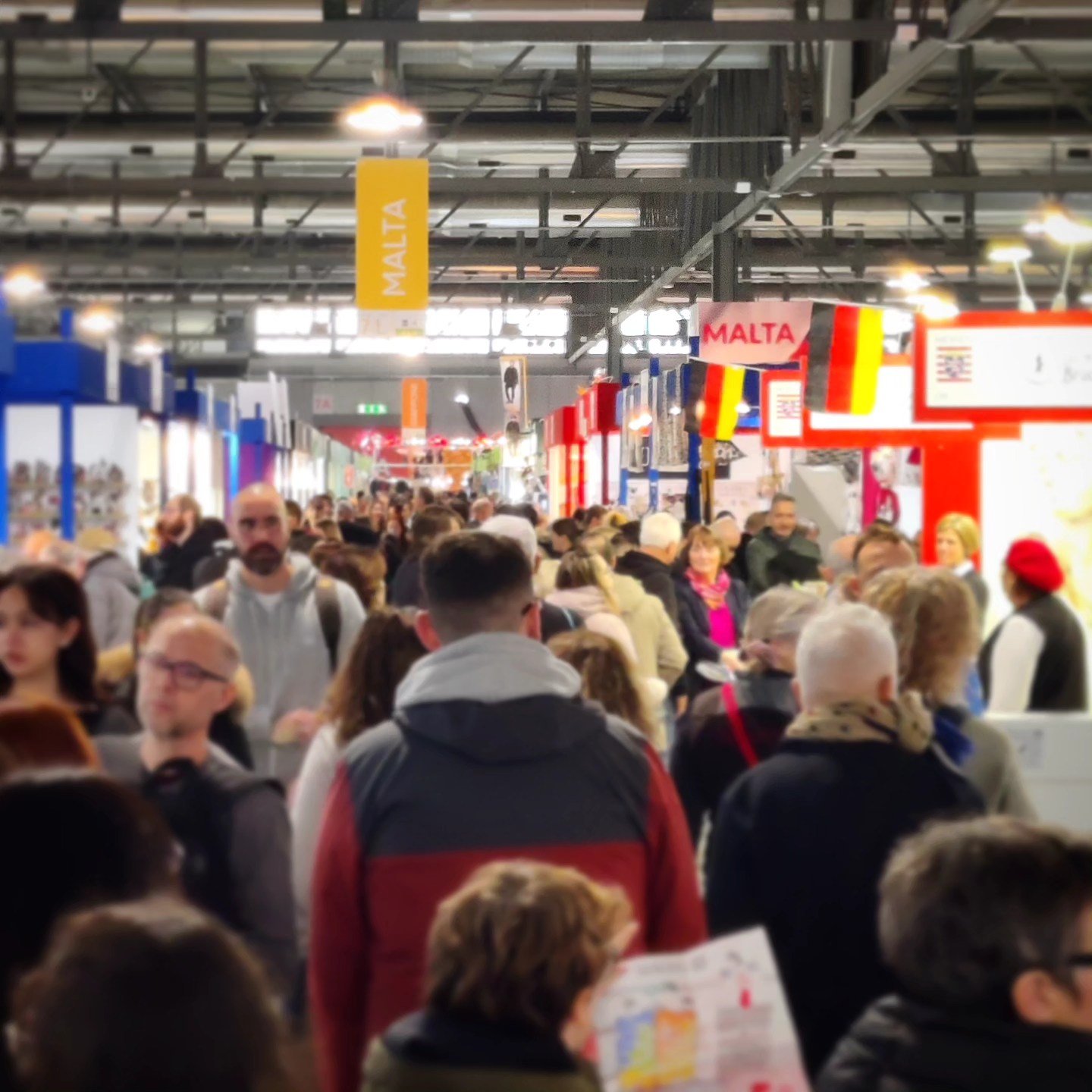 Around the world in 80 days? Visitors at the L'Artigiano in Fiera ...