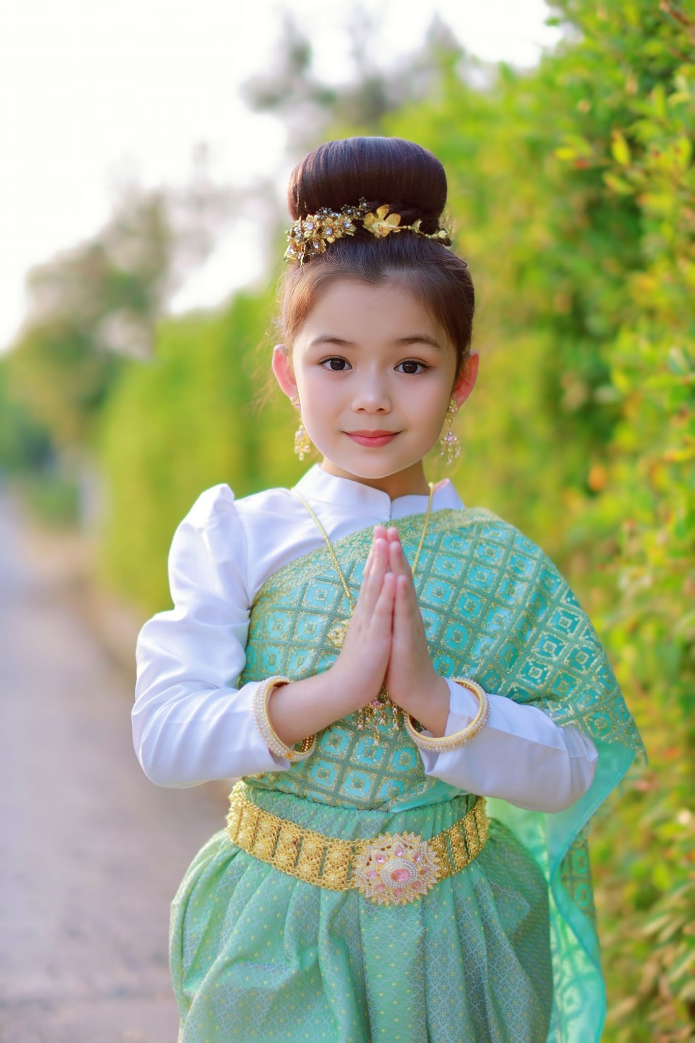 ลิซซี่ - จะรับขนม ซาลาเปา ..หรือรับเราไว้ในใจดีคะ`🤍°~... | Facebook