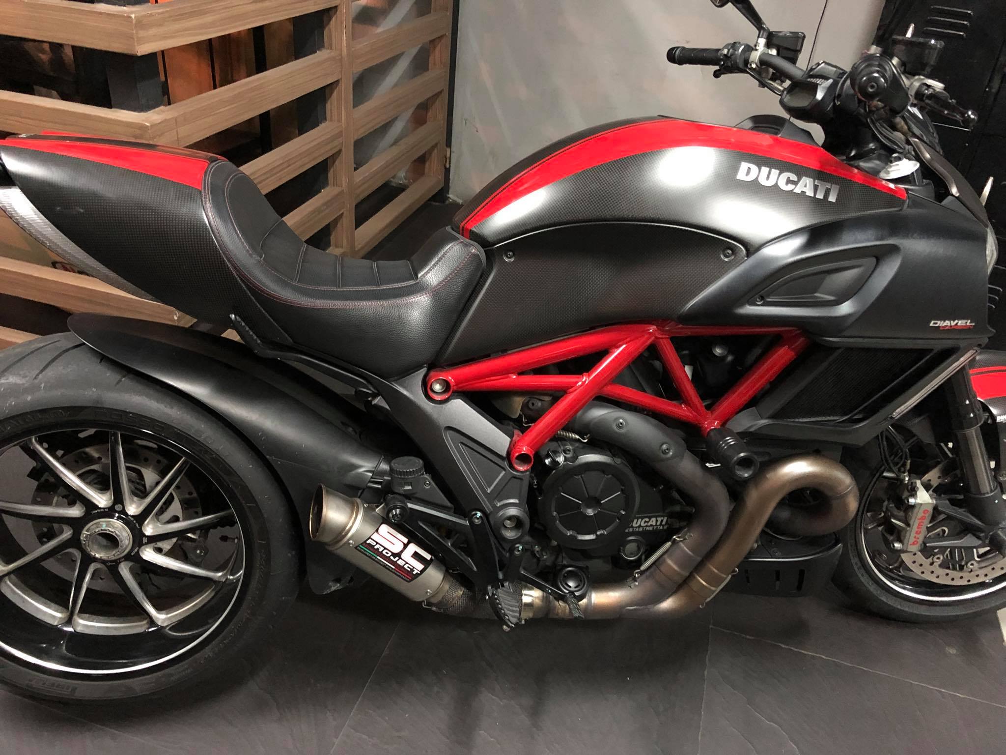 Installed SC project GP style on Ducati diavel carbon!