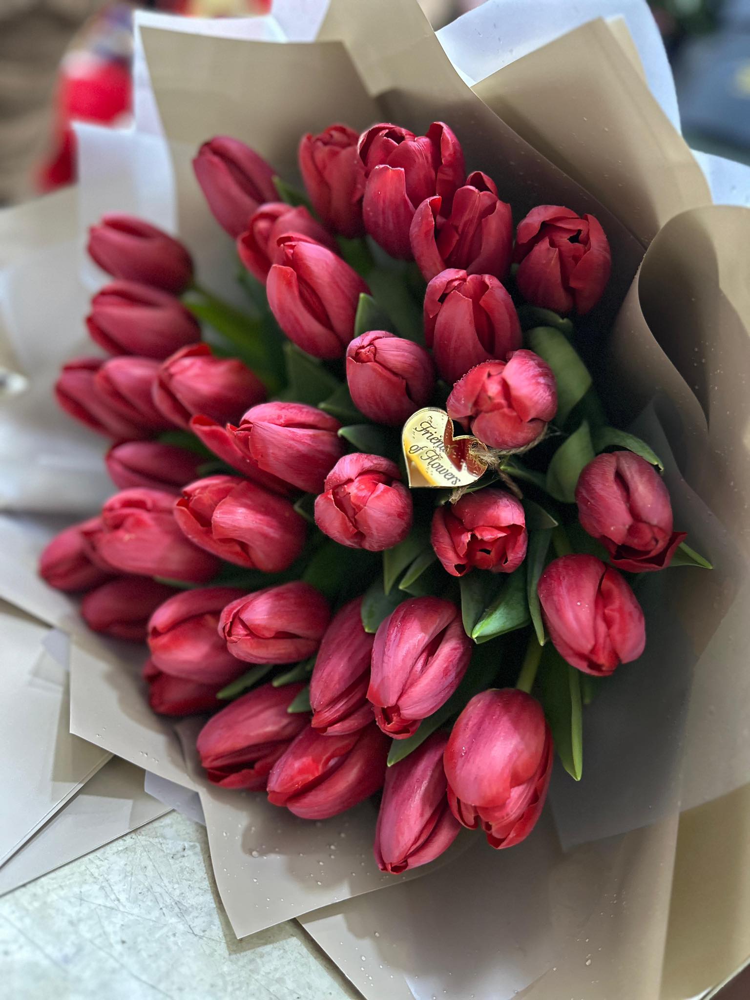Kombinacija koja govori vise od reci ️#flowers #bouquet #redroses🌹 ...