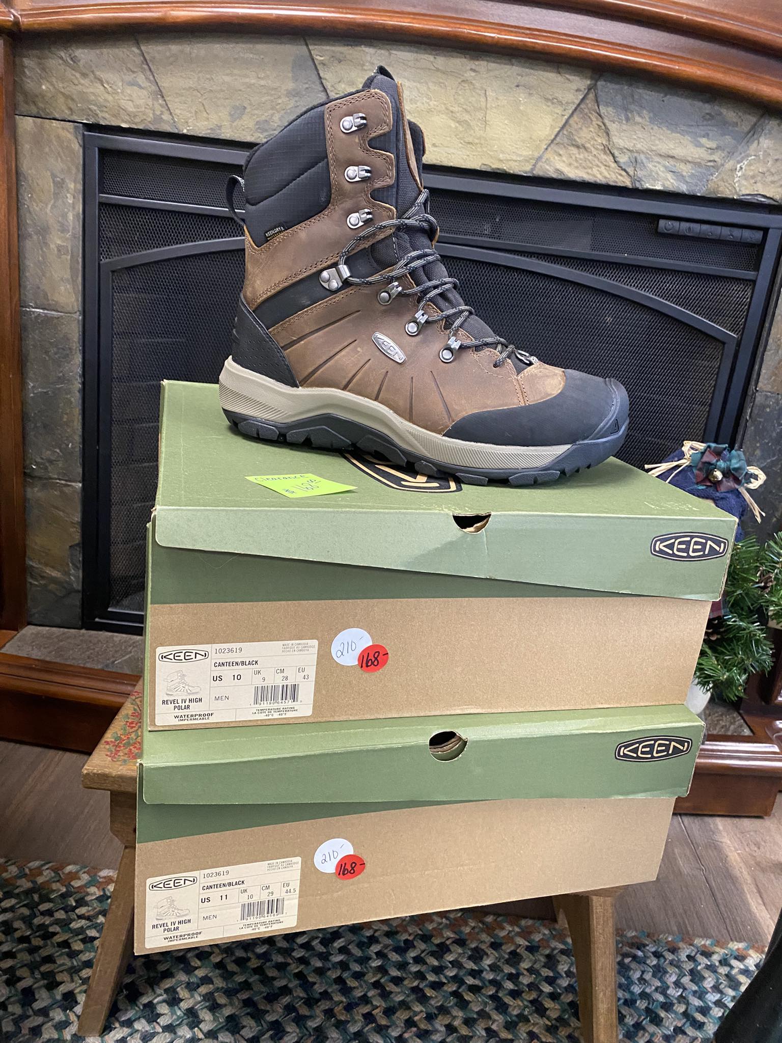 Meredith's - Insulated 🔥 Soft Toe. Men’s sizes 10 & 11 Keen Revel IV ...