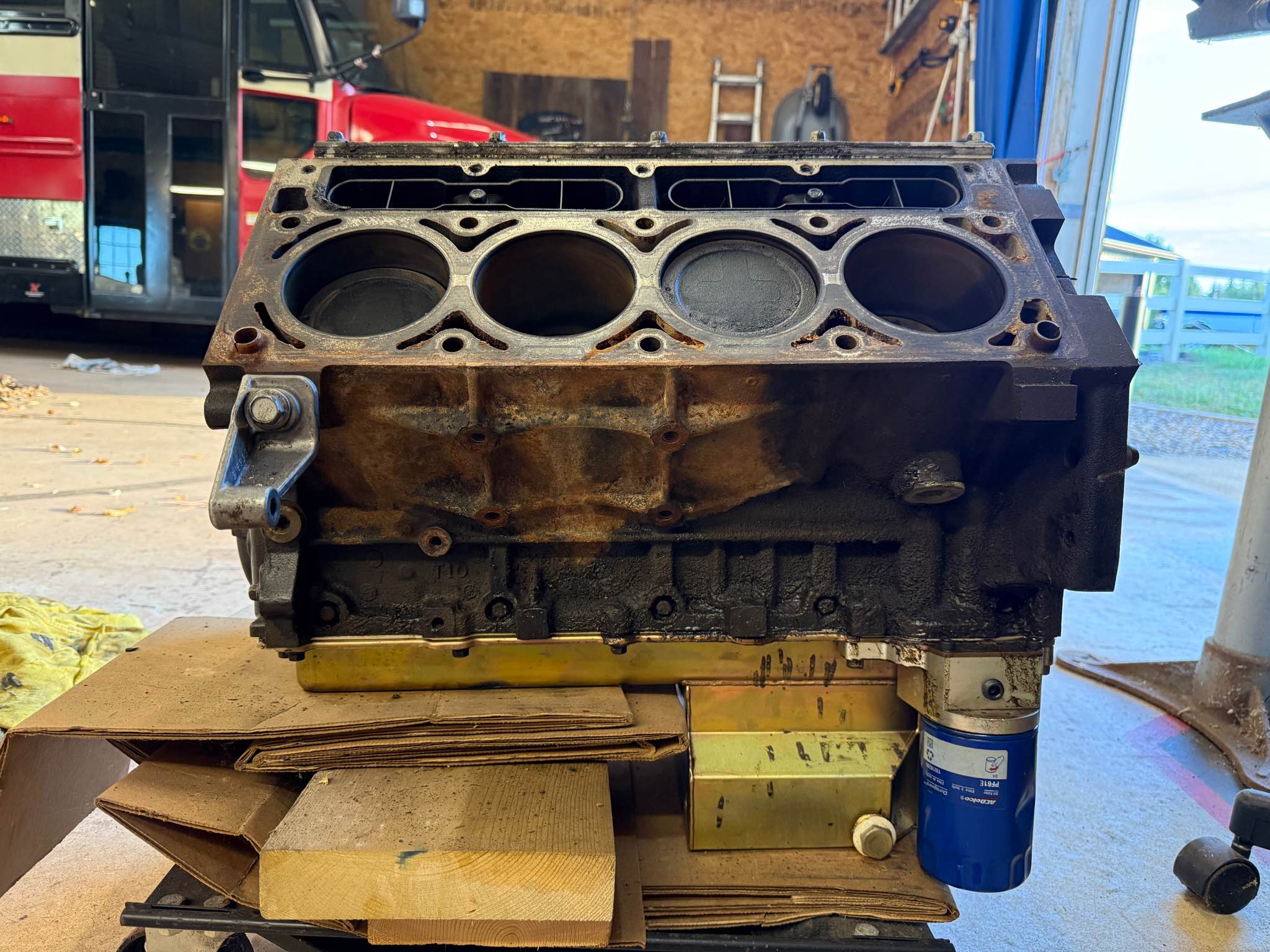 5.3 LM7 LS 2002 iron short block - Car Engines & Engine Parts ...