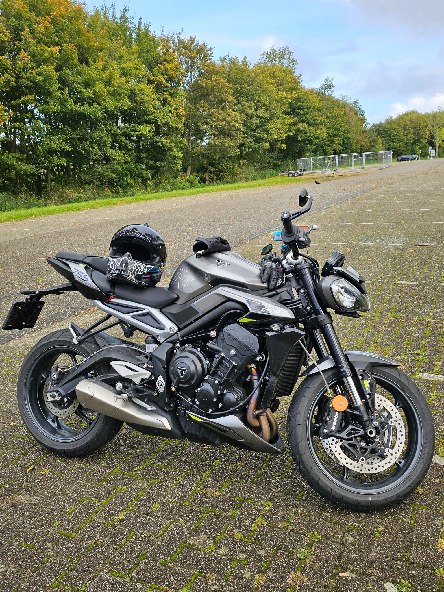 Austin racing exhaust on triumph speed triple?