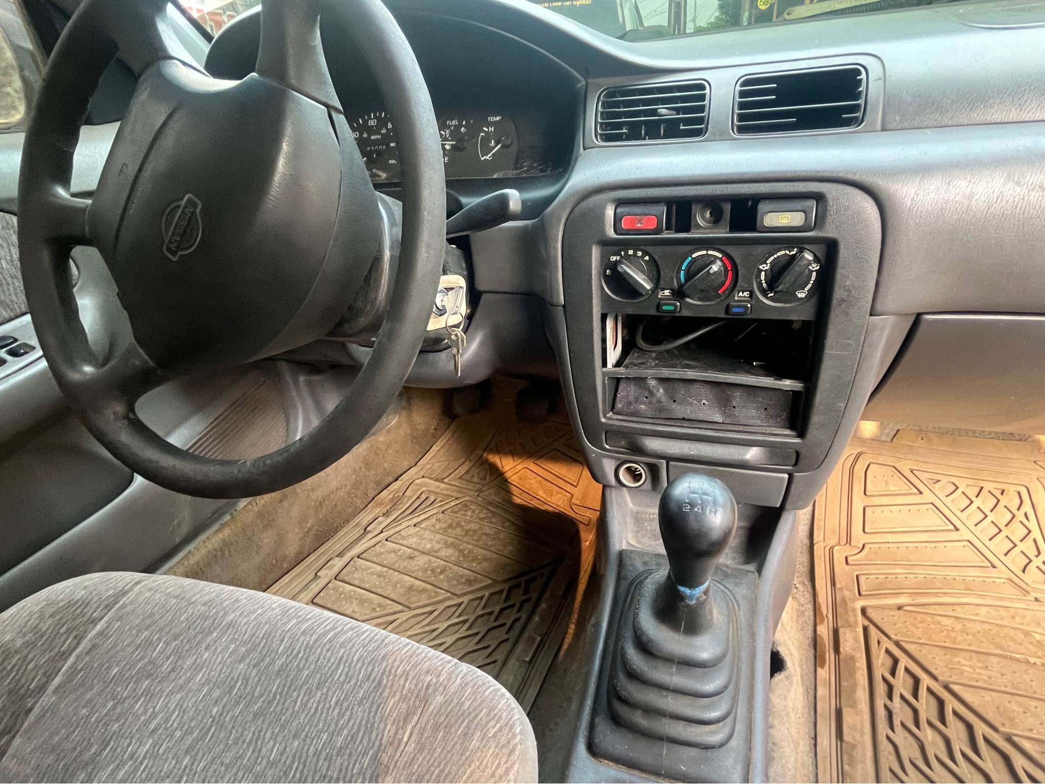 Vendo x partes Nissan Sentra 98 mecánico - Car Exterior Parts - San ...