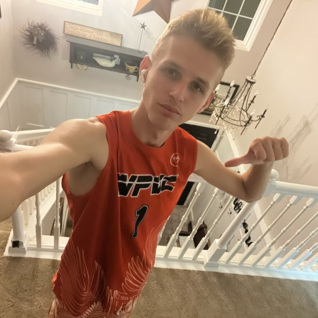 Connor is just a mini Jake Hanes 🤷‍♂️. #volleyball #haikyuu #setting # ...