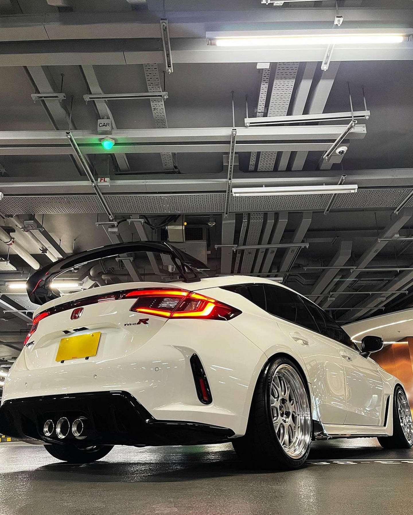BBS LM-R 19x9.5 in Diamond Silver finish looks so perfect for this 
