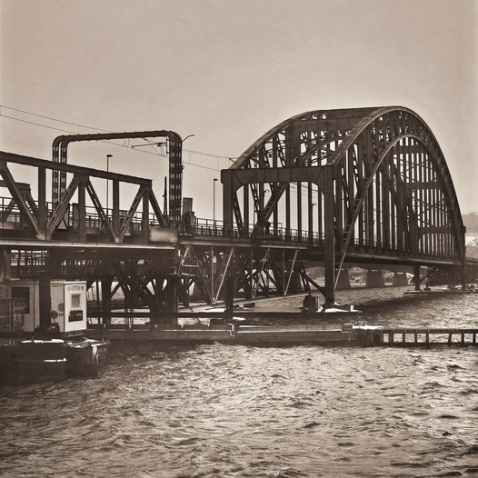 Mitt i Lidingö - Den gamla Lidingöbron! Borde det finnas... | Facebook