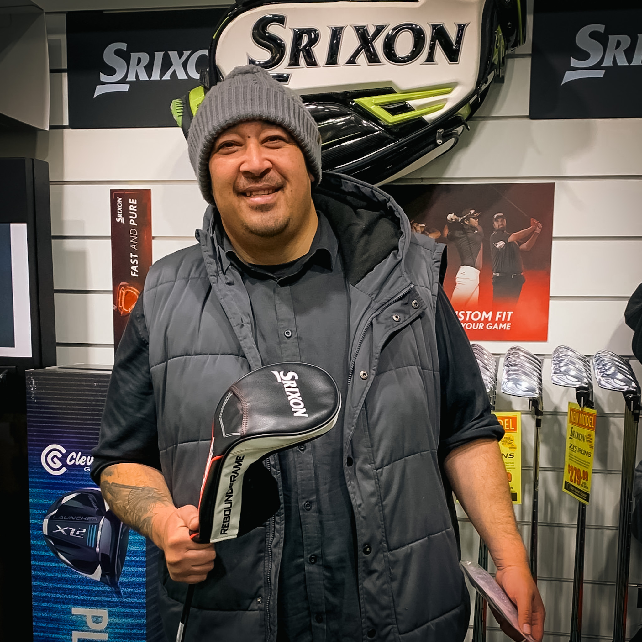 Mighty lefthander Que O'B with his new Srixon driver from our Golf