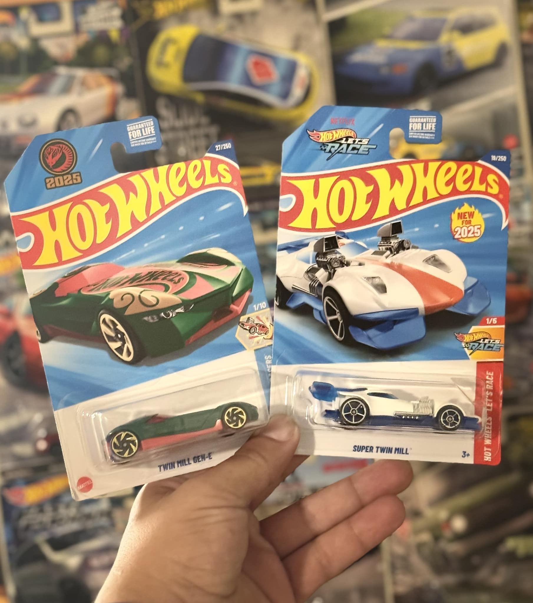 Hot Wheels 2024 Twin Mill - Legends Tour Mobil 1 | Hot Wheels® Die