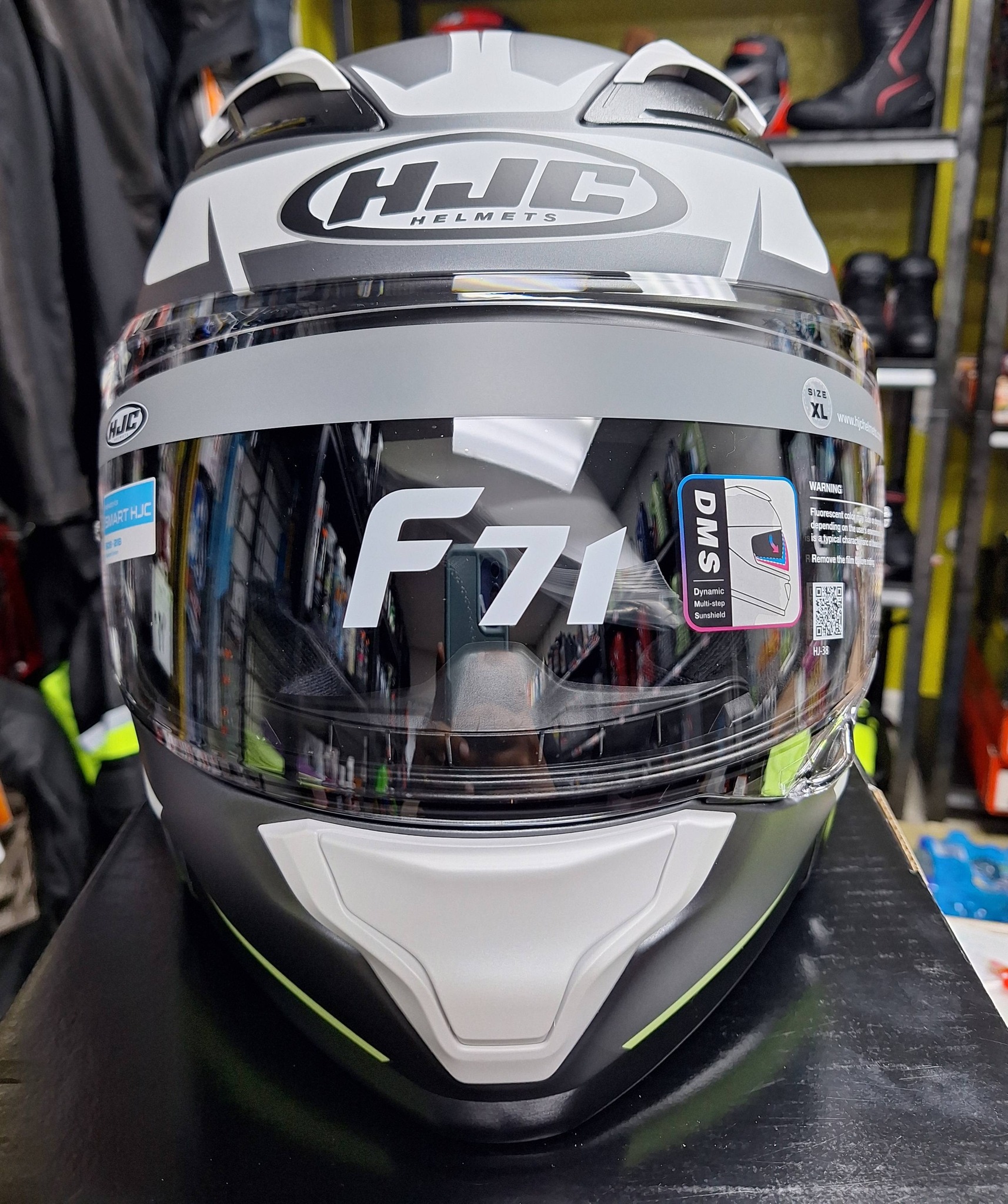 hjc 824-614 cl-17 motorcycle helmet F31 SOLID  HELMETS US X7 Plus Helmet is built for riders who want reliable performance on dirt THE CL-17 HULK & PUNISHER