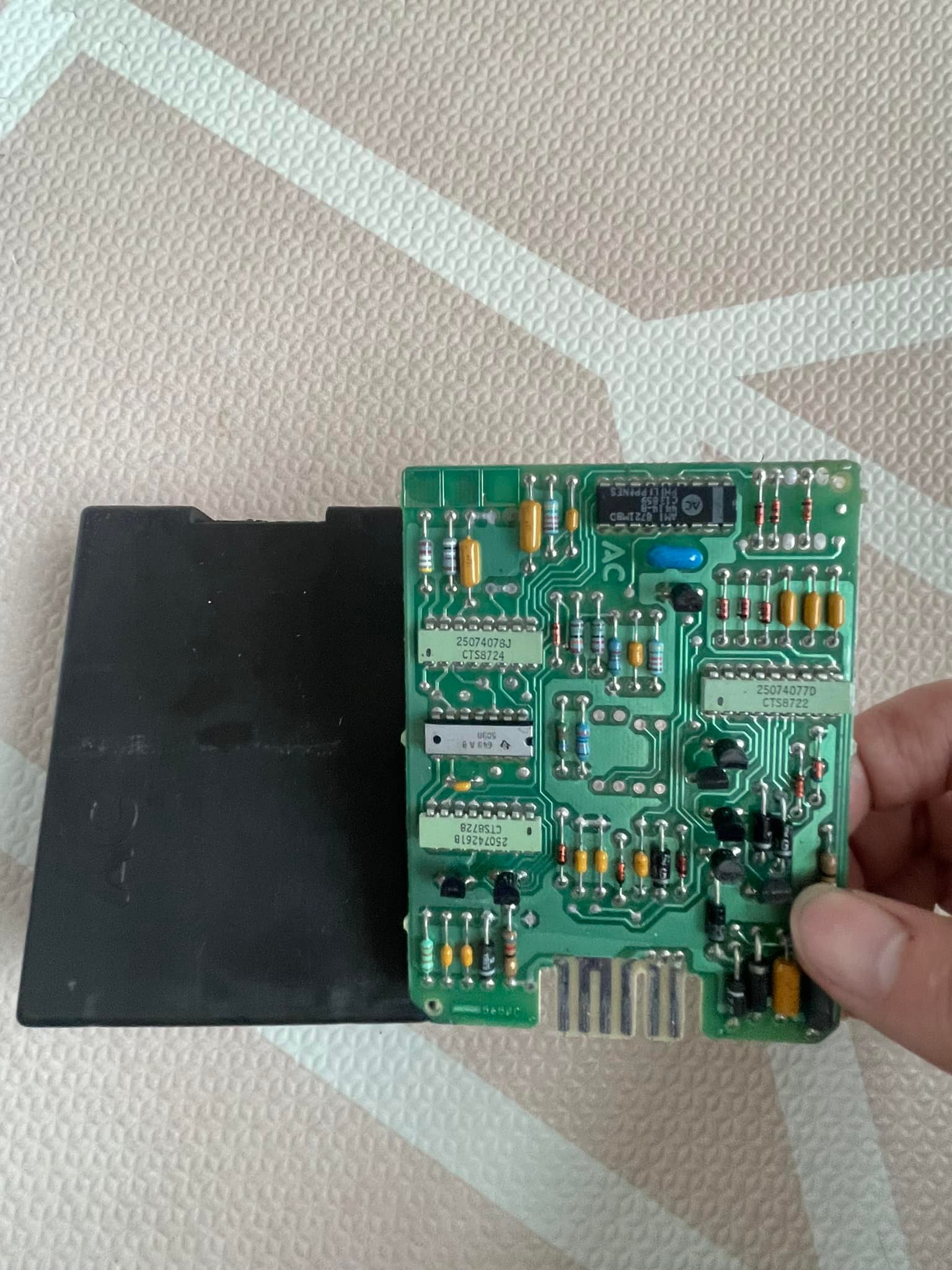 Fixing Firebird 1988 cruise control module with unstable capacitors
