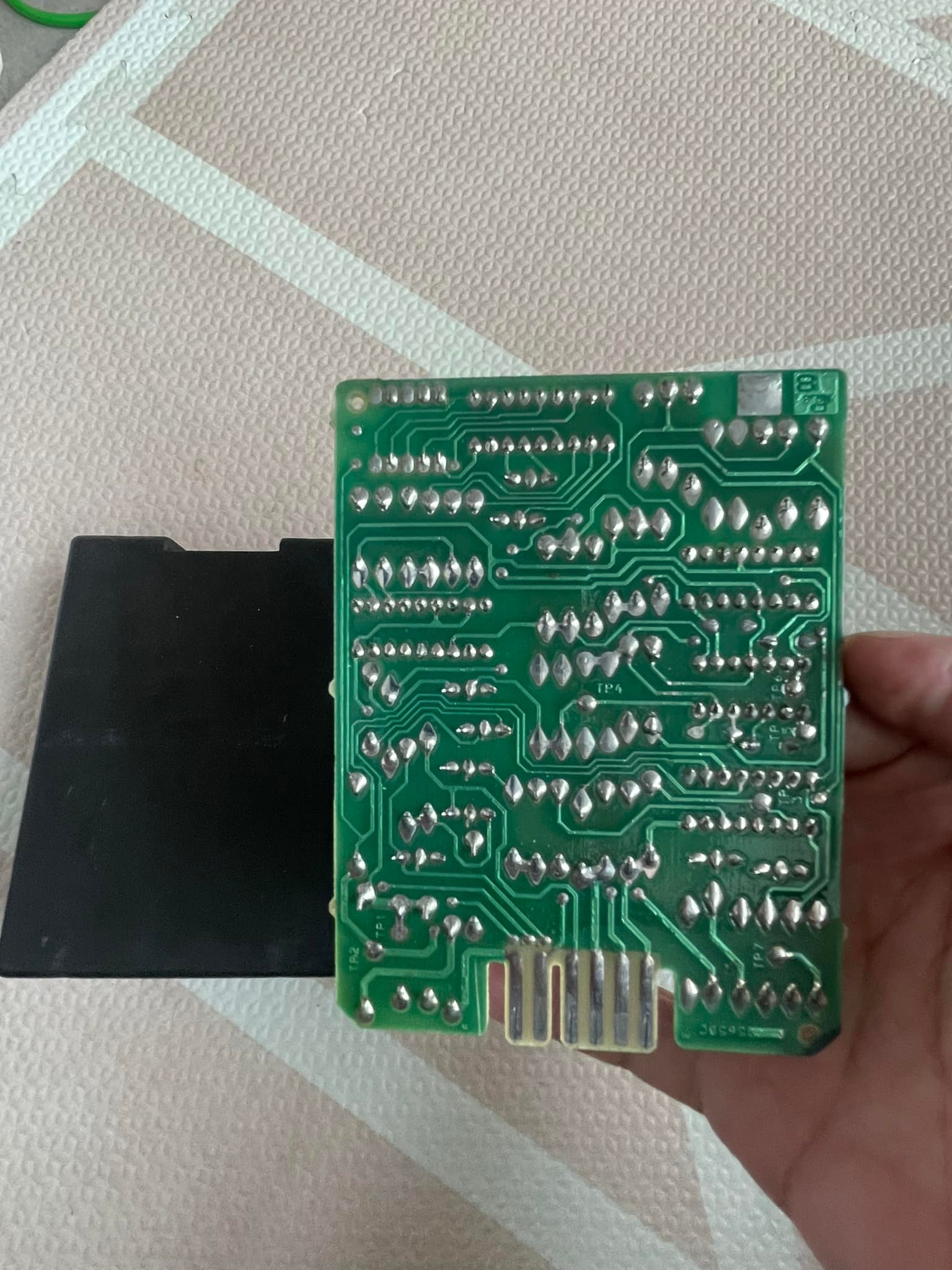 Fixing Firebird 1988 cruise control module with unstable capacitors