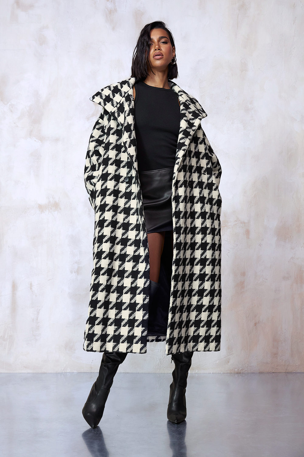 kourtney kardashian barker multiway knitted dress chefs kiss* 🖤 Shop the coat for £75 / $100 #boohoobykourtneykardashian DOGTOOTH OVERSIZED WOOL LOOK MAXI COAT: https://boohoo.app.link/Yf6NkcIWmtb halloween ivy costume