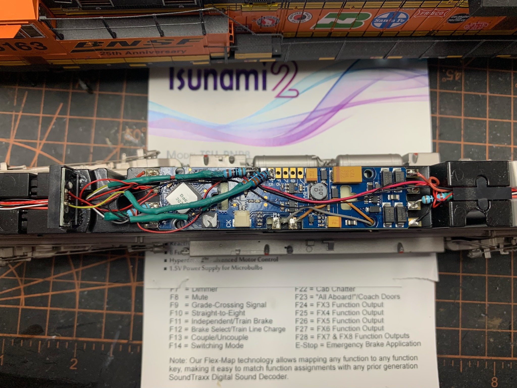 How to install Tsunami2 decoder in HO scale ES44AC BNSF 6163