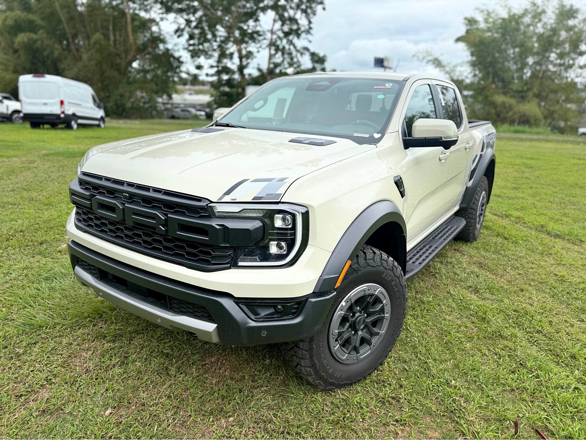 Ranger Raptor 2025 Dessert Sand - Cars & Trucks - Ponce, Puerto Rico ...