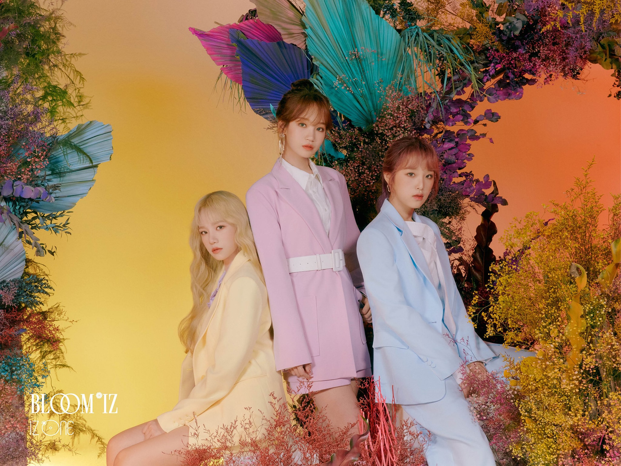 IZ*ONE - 1st Album [BLOOM*IZ] OFFICIAL PHOTO 