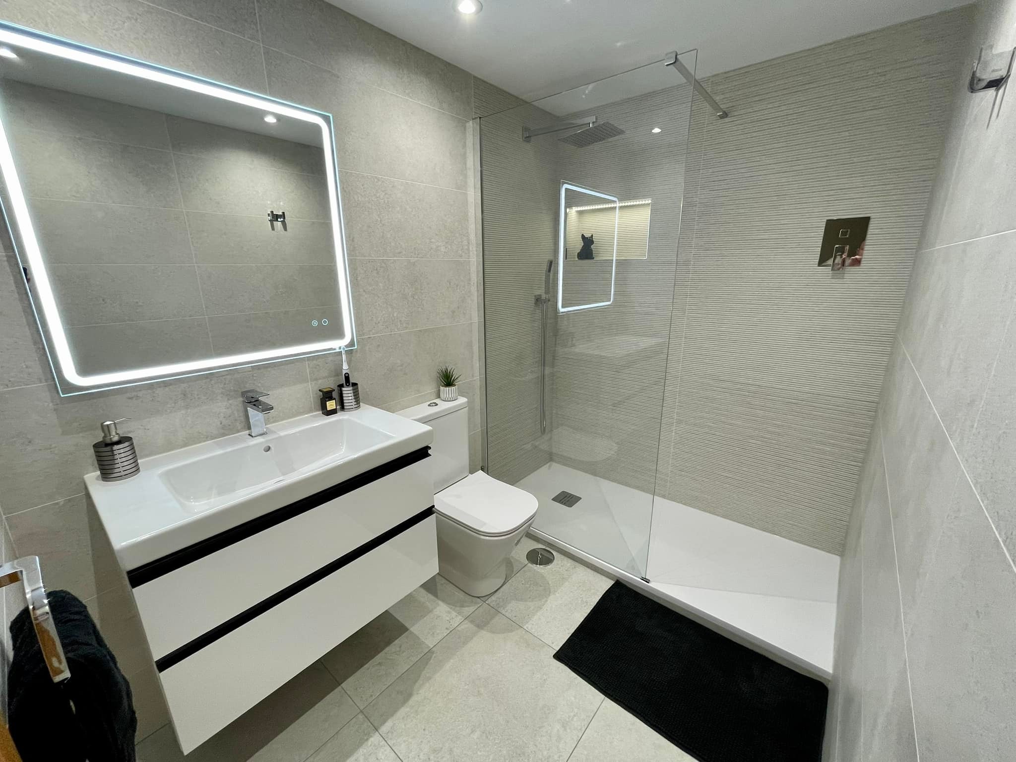 ♦️2 new full bathroom reforms for... - Costa Elite Bathrooms | Facebook
