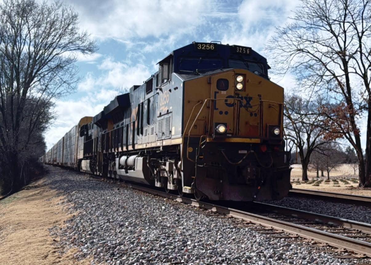 CSX - Past and Present | Who’s that coming down the tracks | Facebook