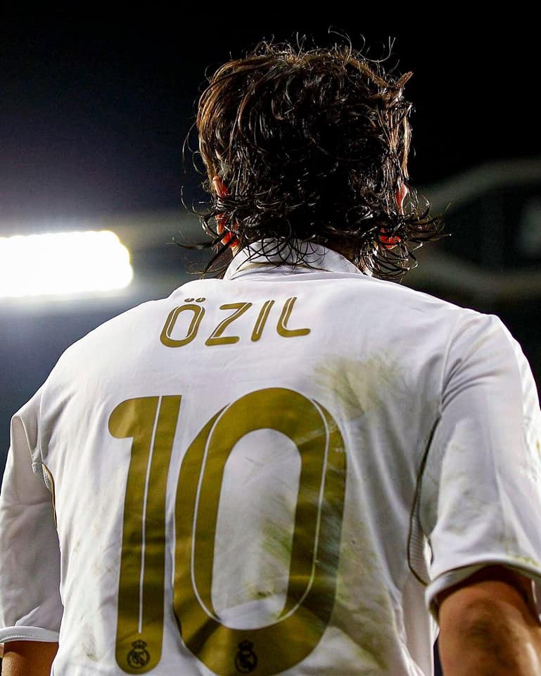 Mesut Özil wearing the number 10 from next season 😍 Just wait and